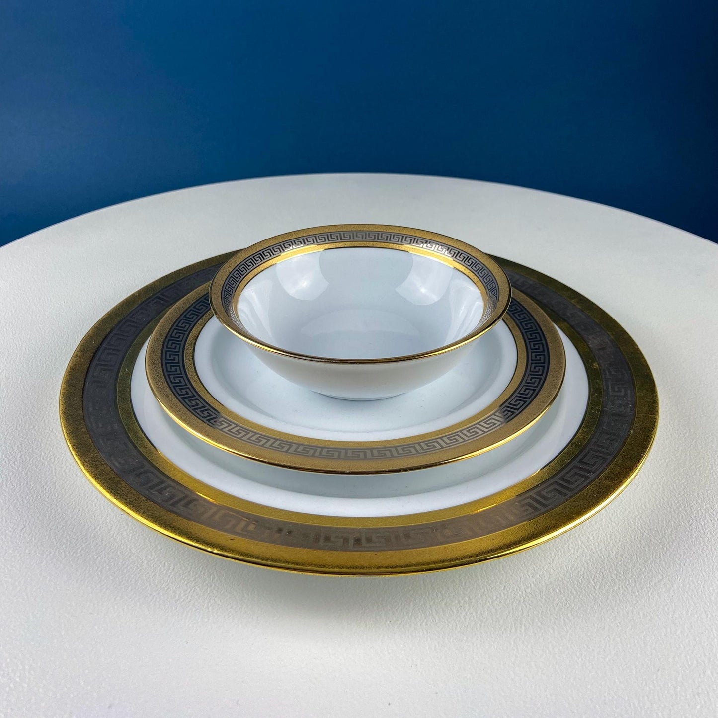 Vintage Sheng Xing Porcelain Dinnerware Set: White, Gold & Platinum Greek Motif