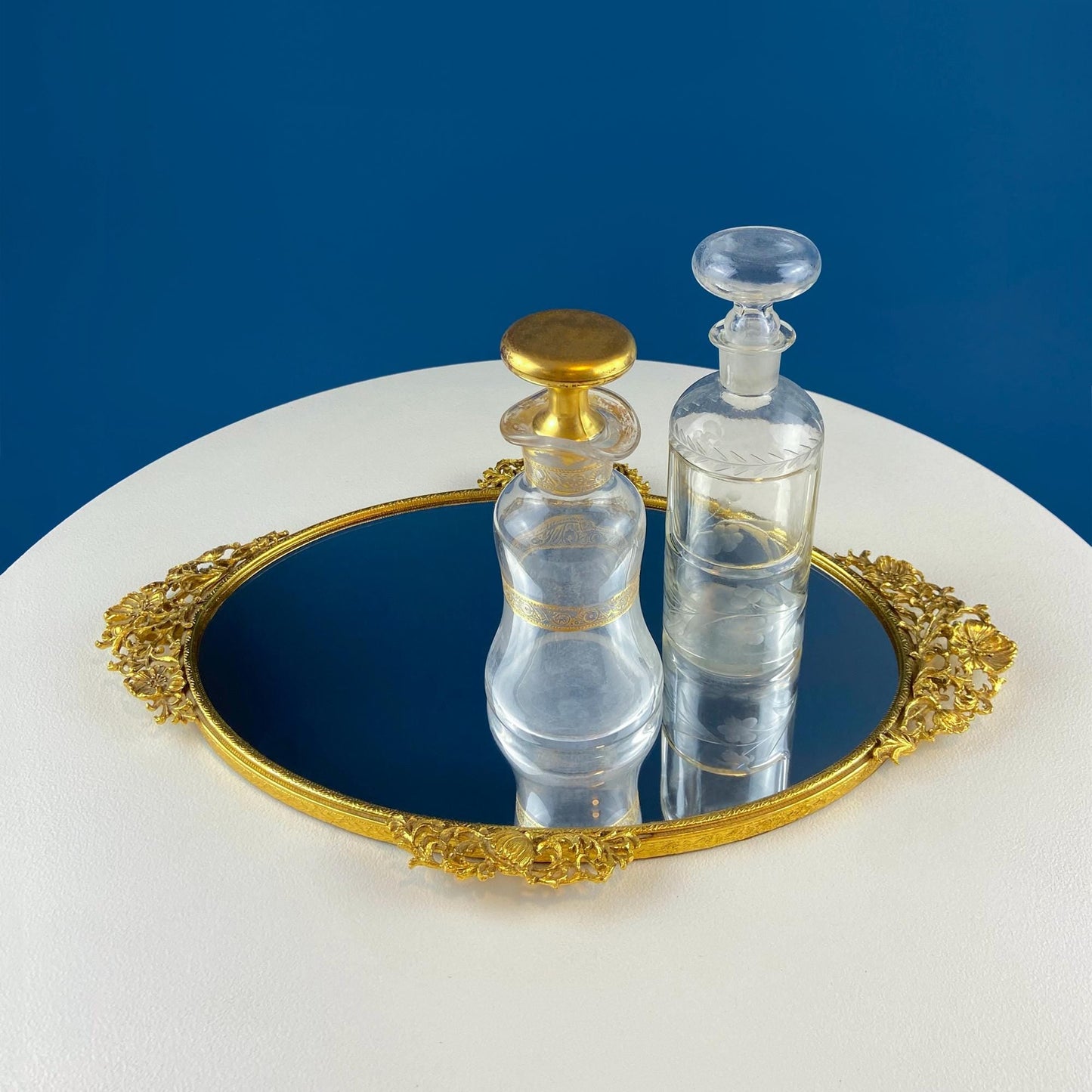 Vintage Gold Dresser Vanity Mirrored Tray. Rich Gilded Metal Tea Rose Oval Frame. Chic Bedroom Bath Perfume Display. Wall Hanging.