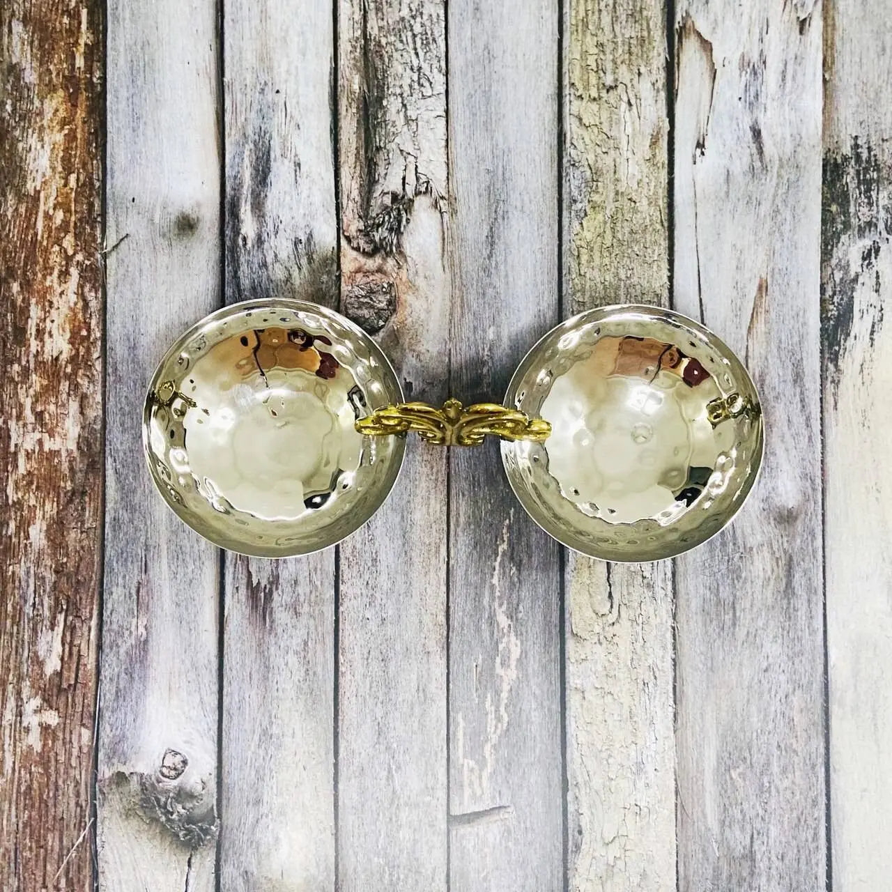 Hammered 2 Bowls with Leaf