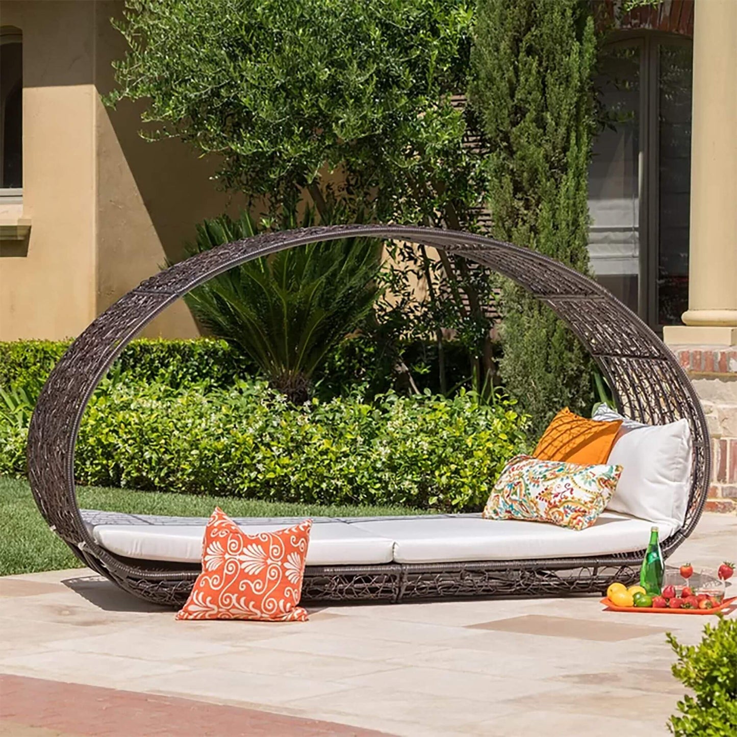 Large 2-Person Abigal Outdoor Wicker Daybed With Aluminum Frame And Cushions (SAK23942)