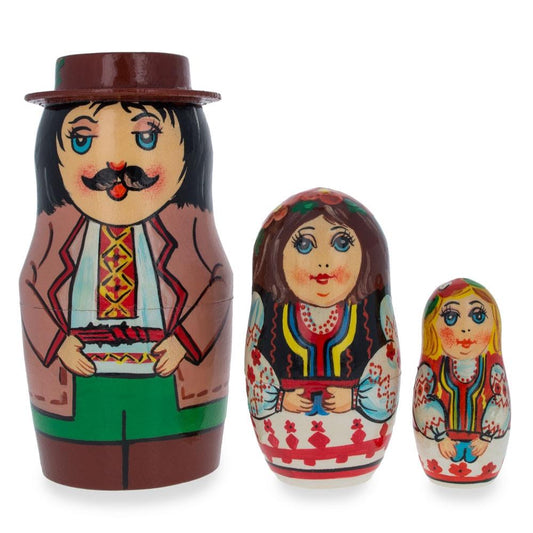 Set of 3 Ukrainian Hutsuls Family Wooden Nesting Dolls 4.5 Inches