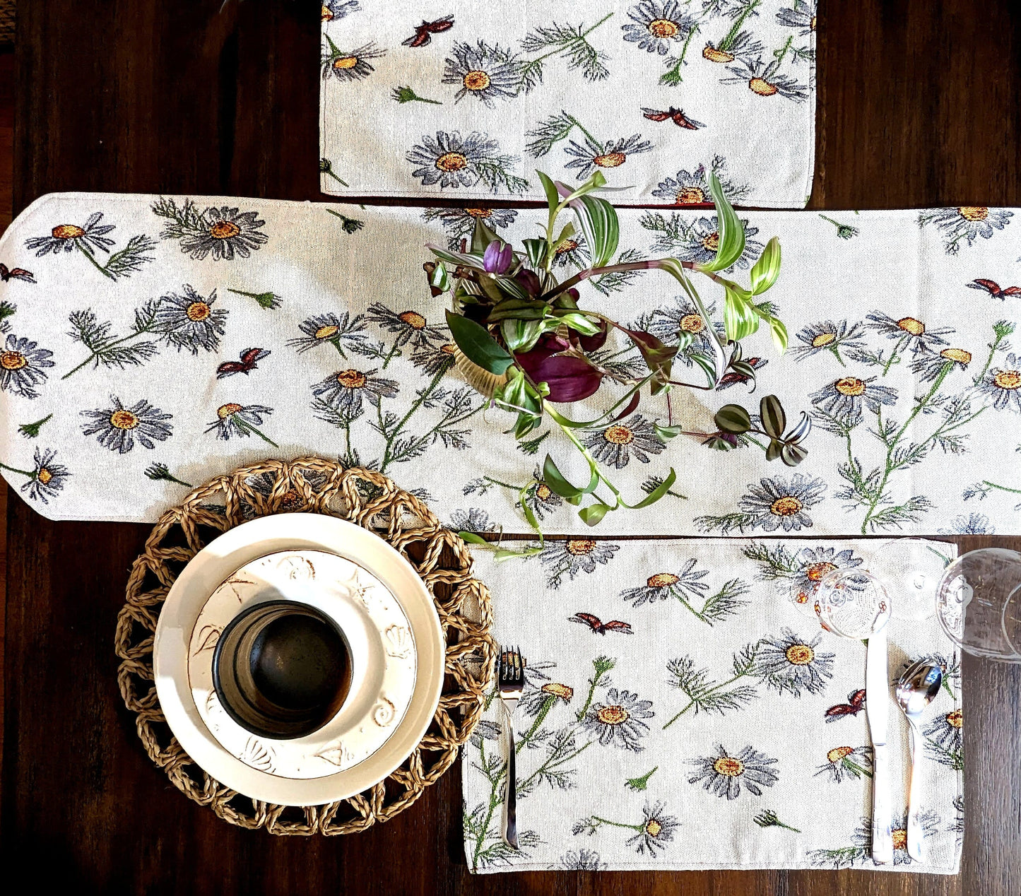Tache Floral Daisies Ladybugs Woven Tapestry Placemat Set (18114)