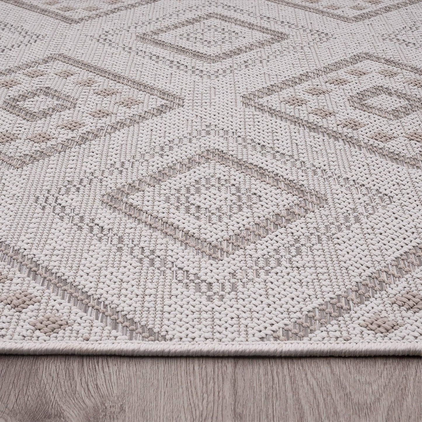 Outdoor Rug for Patio or Balcony Modern flatweave Boho Trellis in Cream Beige