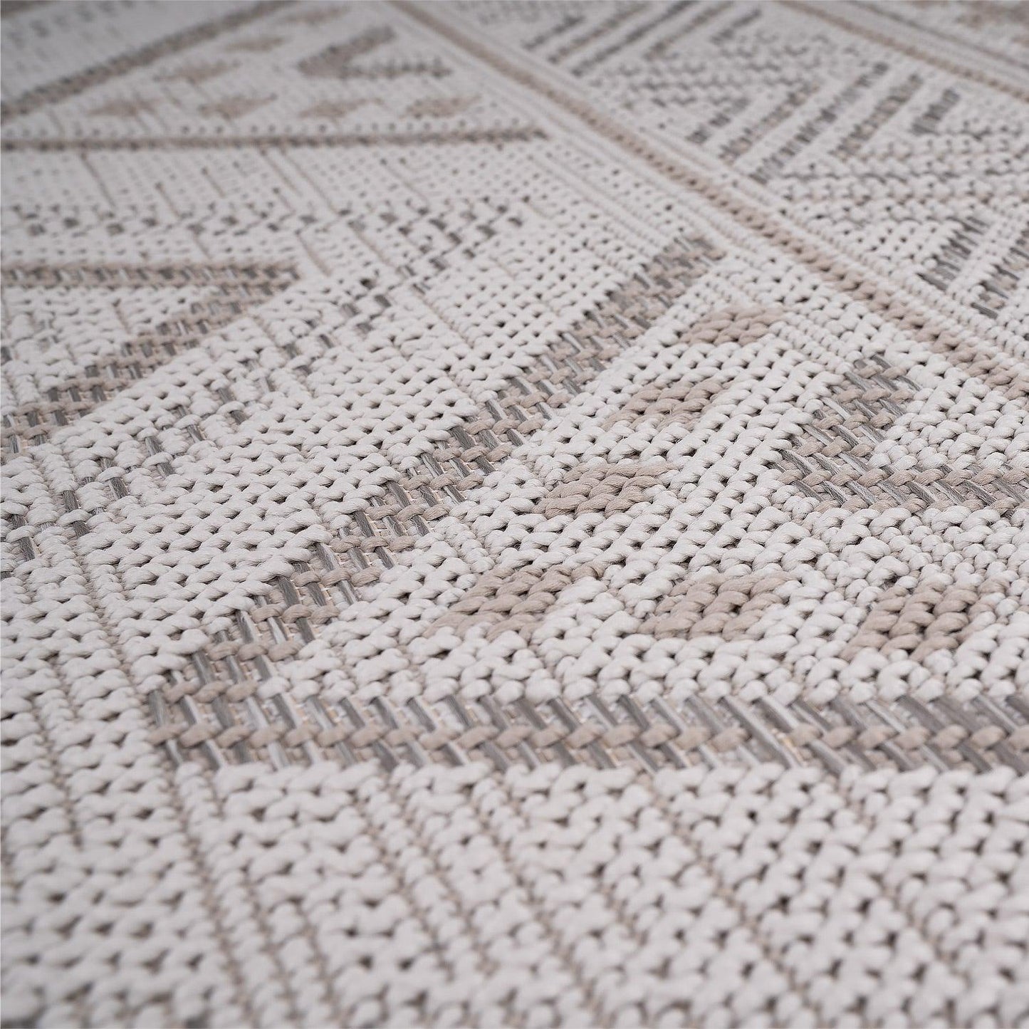 Outdoor Rug for Patio or Balcony Modern flatweave Boho Trellis in Cream Beige