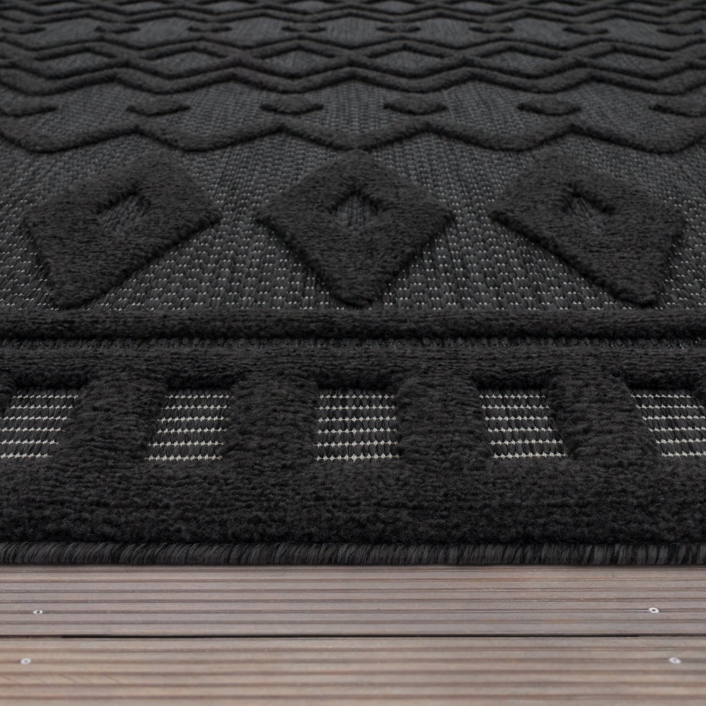 Indoor Outdoor Rug Livorno Geometric Trellis Pattern In Anthracite