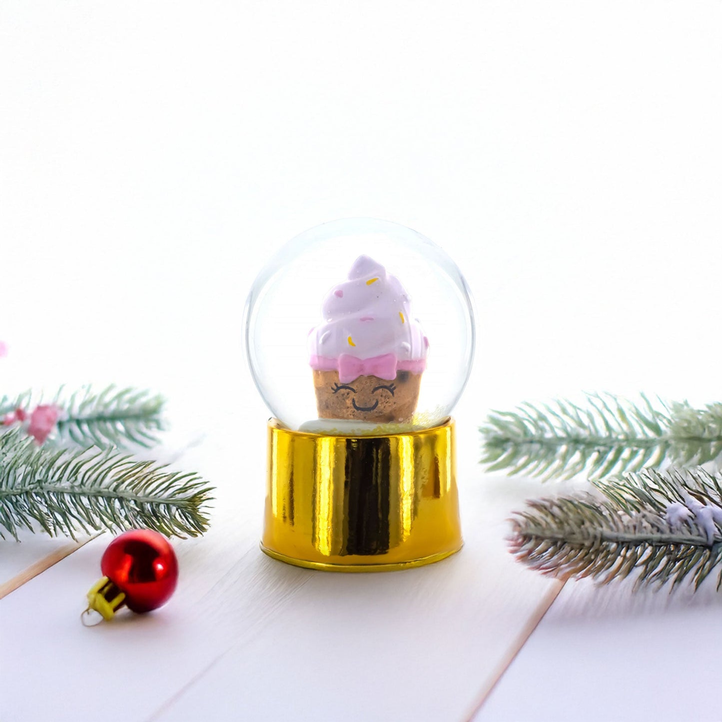 Golden Cupcake Elegance Mini Water Snow Globe