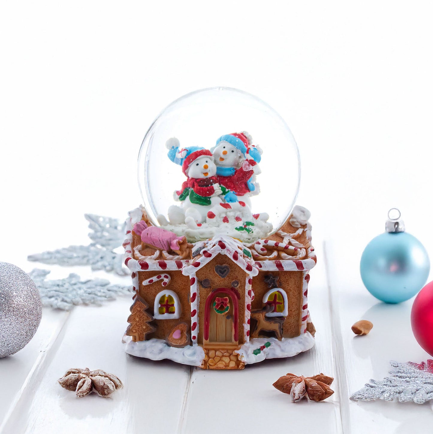 Gingerbread Cottage Snowmen Romance Musical Water Snow Globe