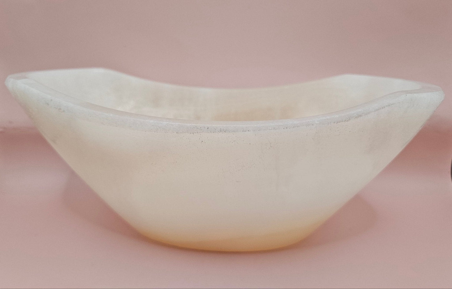 Polished White Onyx Bowl – Small Hand-Carved Decorative Vessel – 9.75"