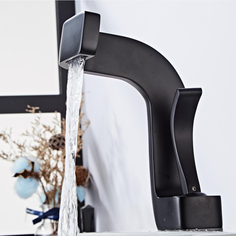 Francis Single-Hole Modern Bathroom Faucet
