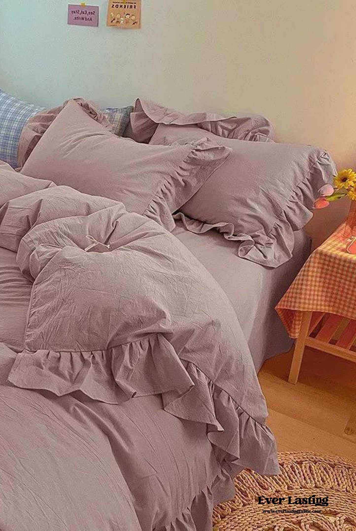 Ruffle Bedding Set / Pink