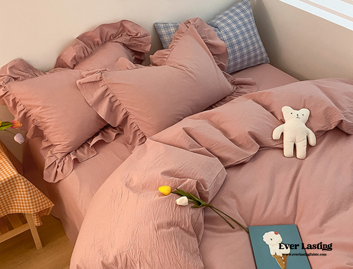 Ruffle Bedding Set / Pink