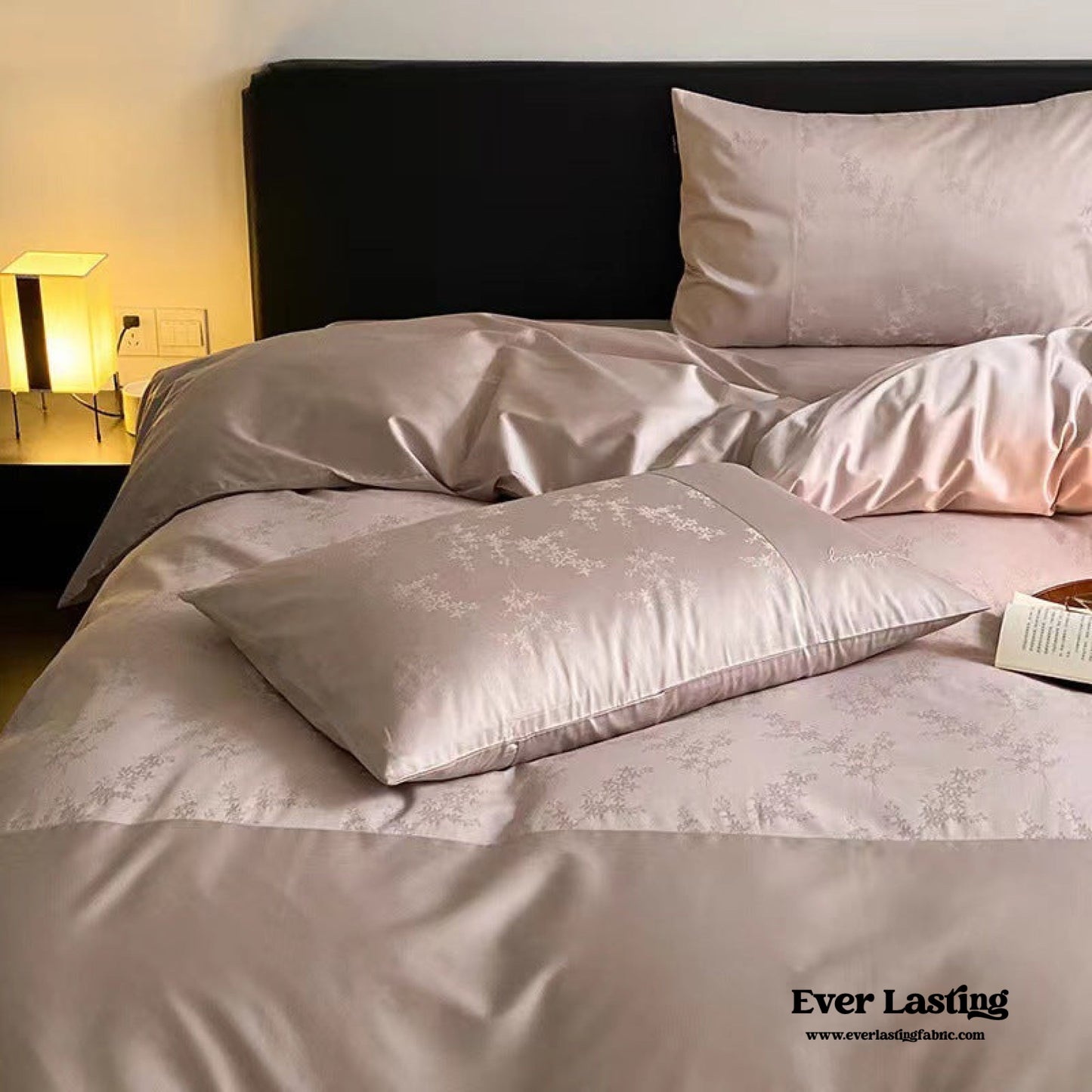 Silky Floral Bedding Set / Snow White