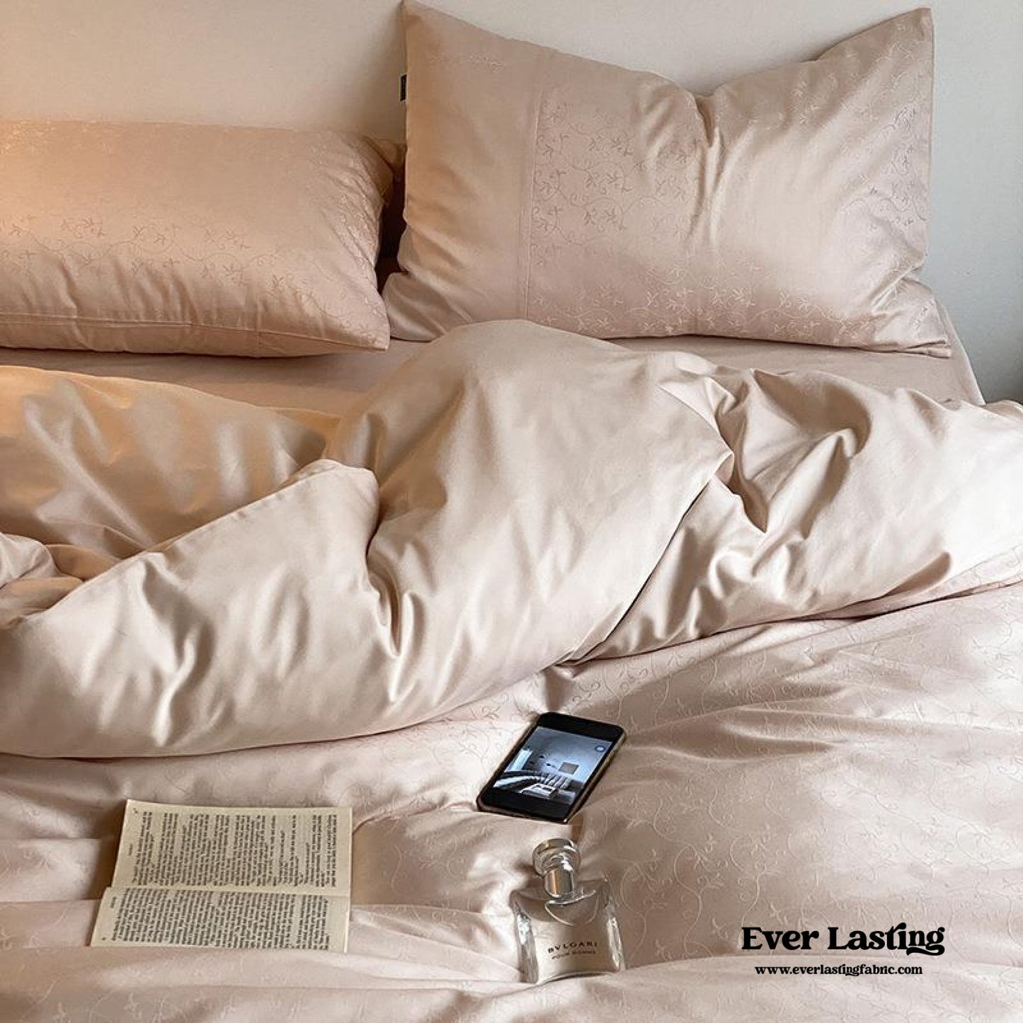 Silky Floral Bedding Set / Snow White