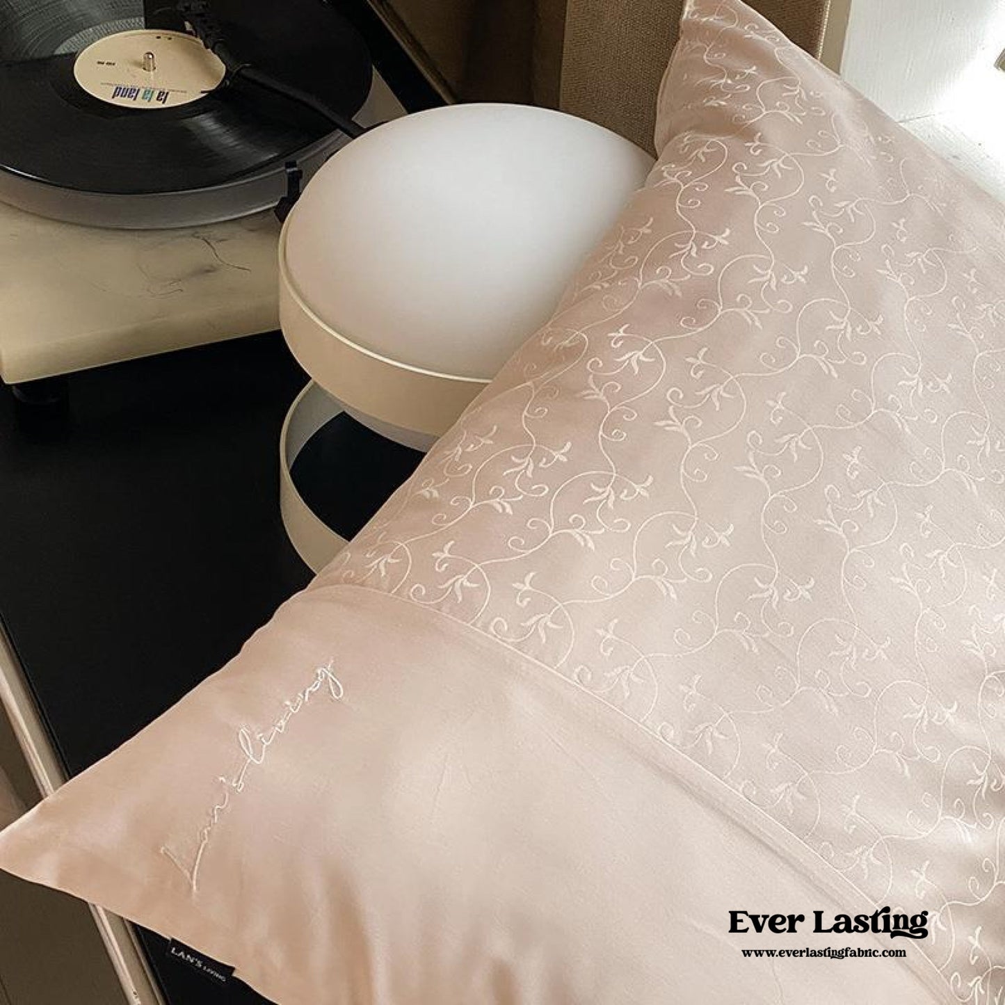 Silky Floral Bedding Set / Snow White