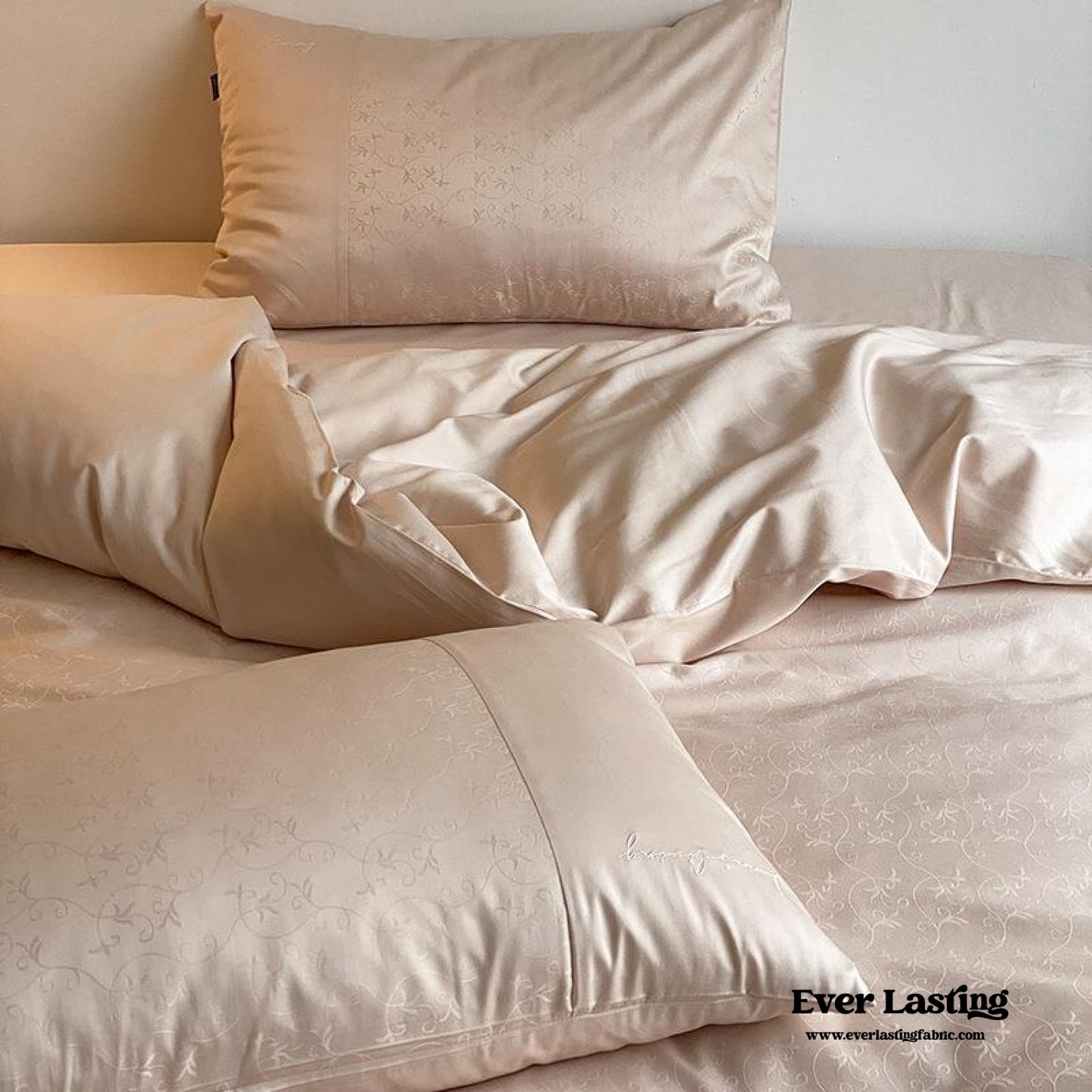 Silky Floral Bedding Set / Snow White