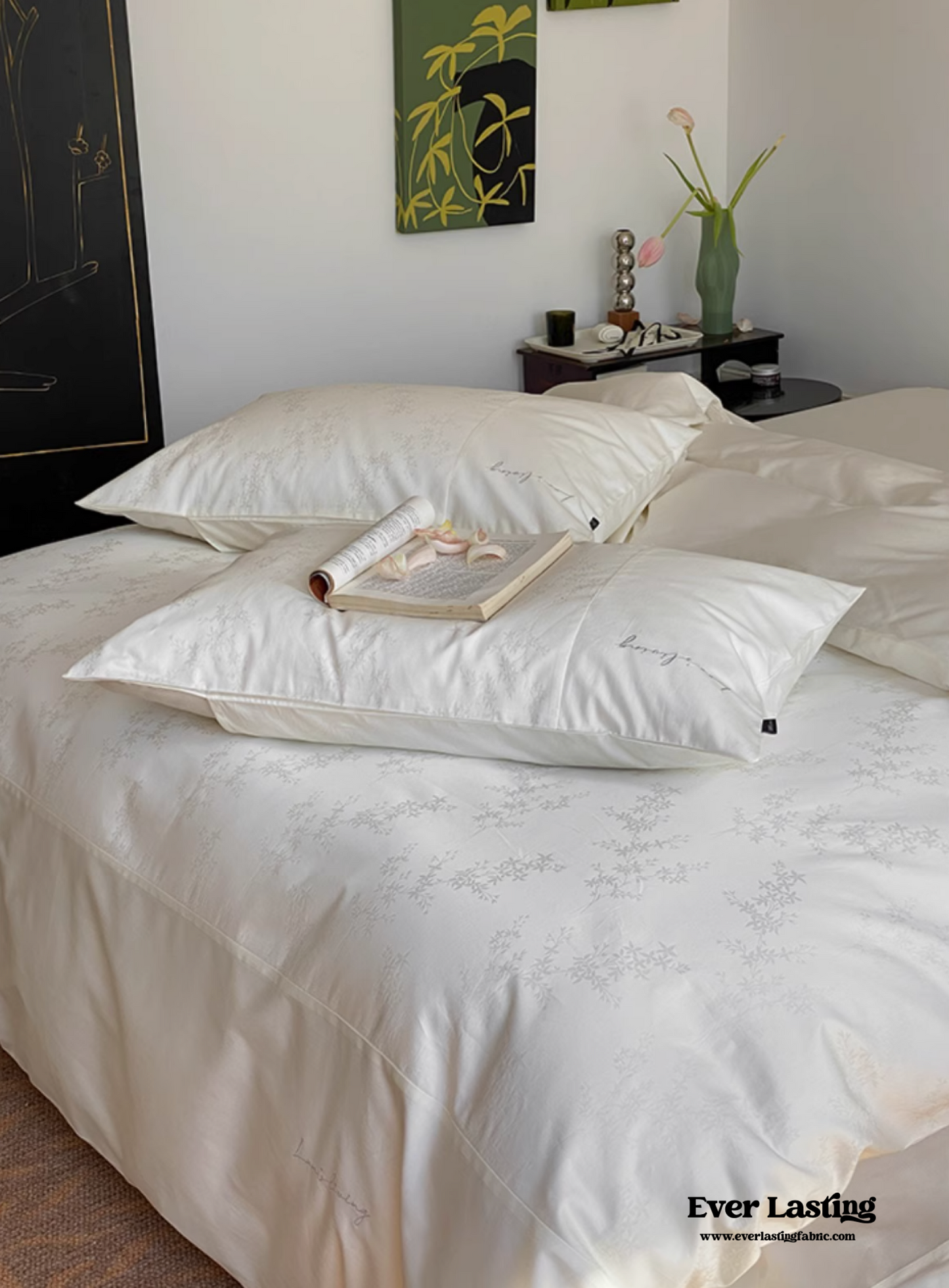 Silky Floral Bedding Set / Snow White