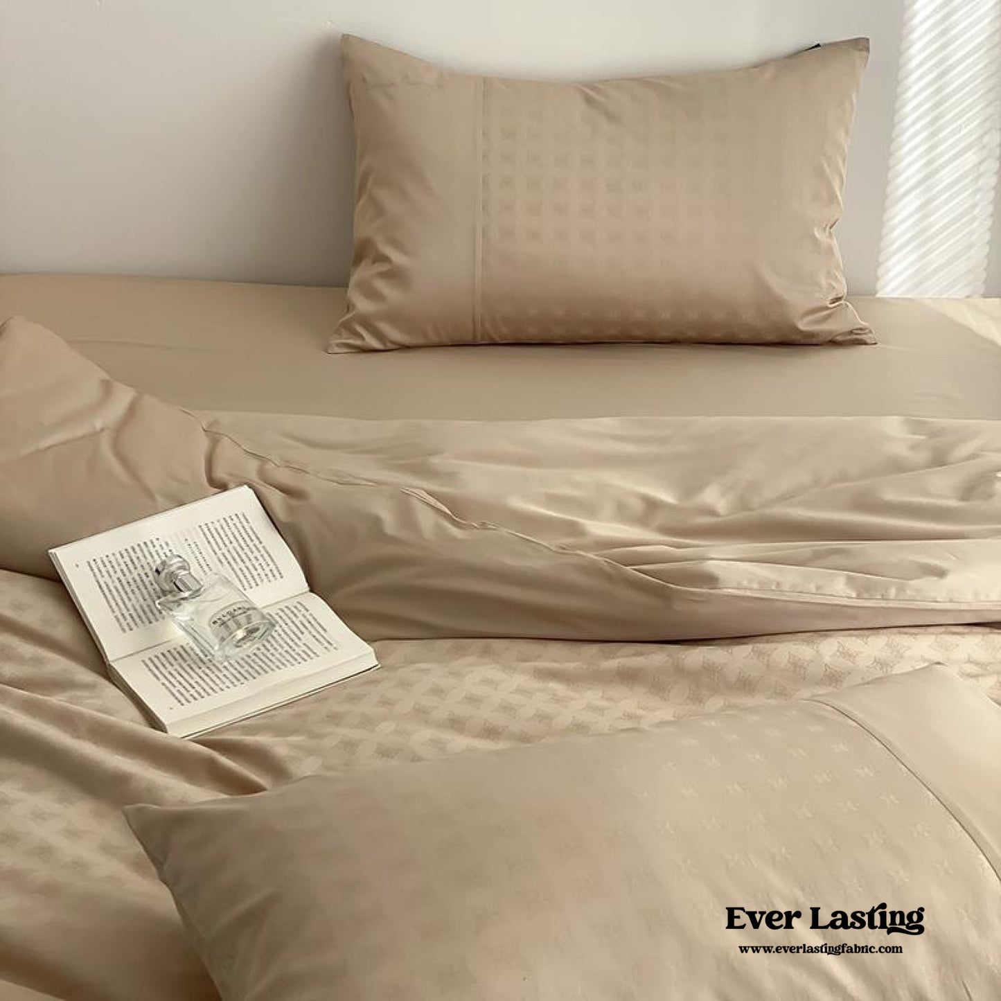 Silky Floral Bedding Set / Snow White