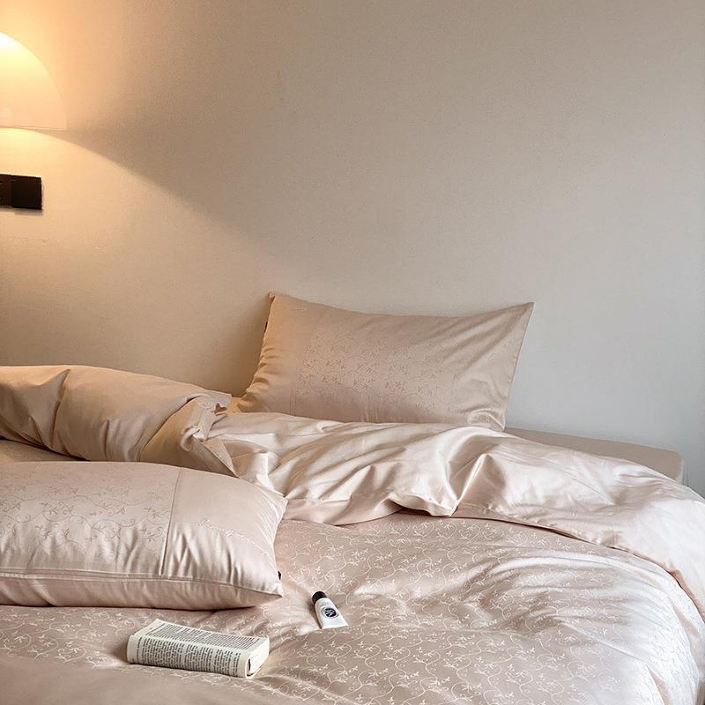 Silky Floral Bedding Set / Snow White