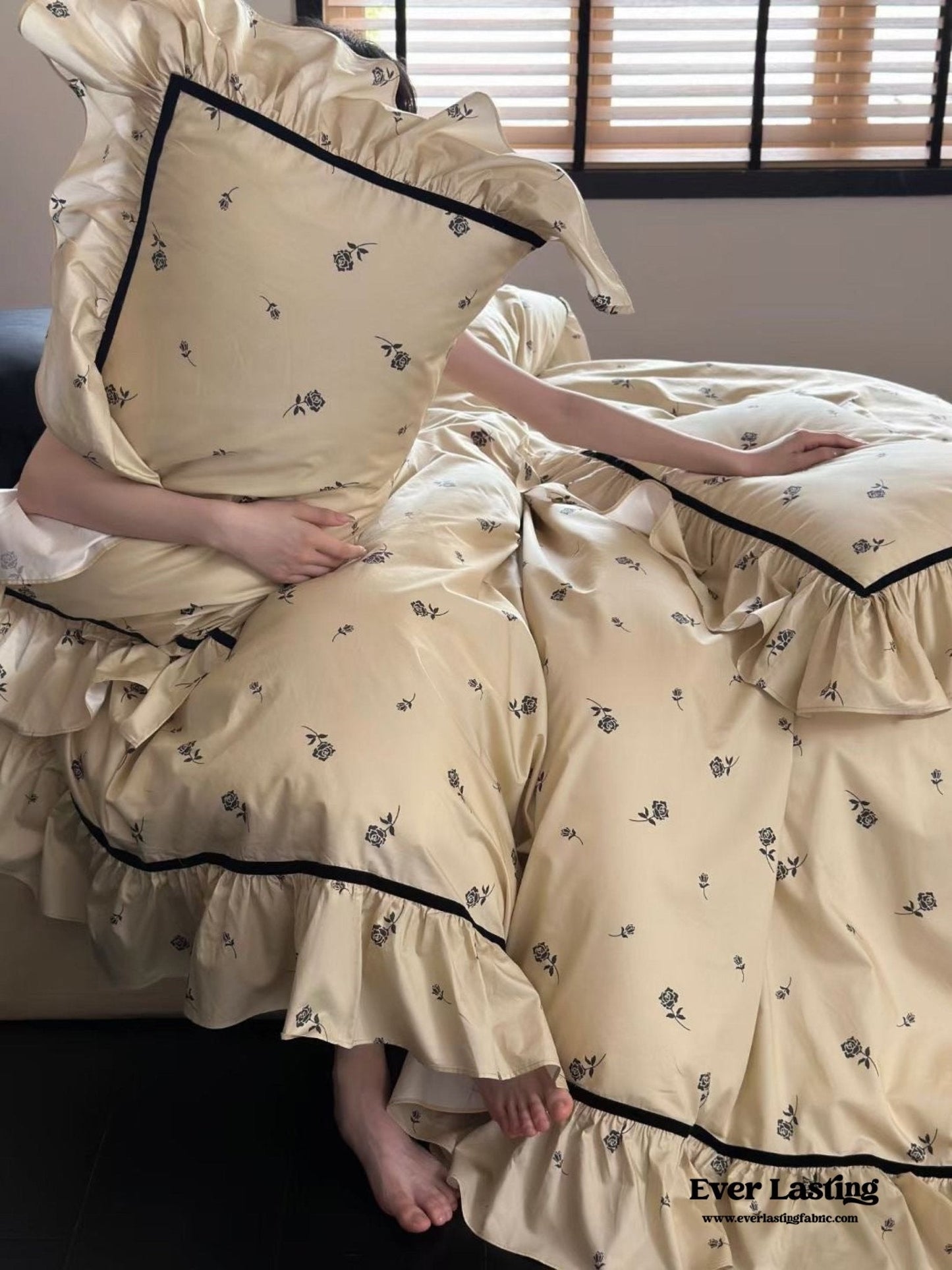 Silky French Black Rose Bedding Set