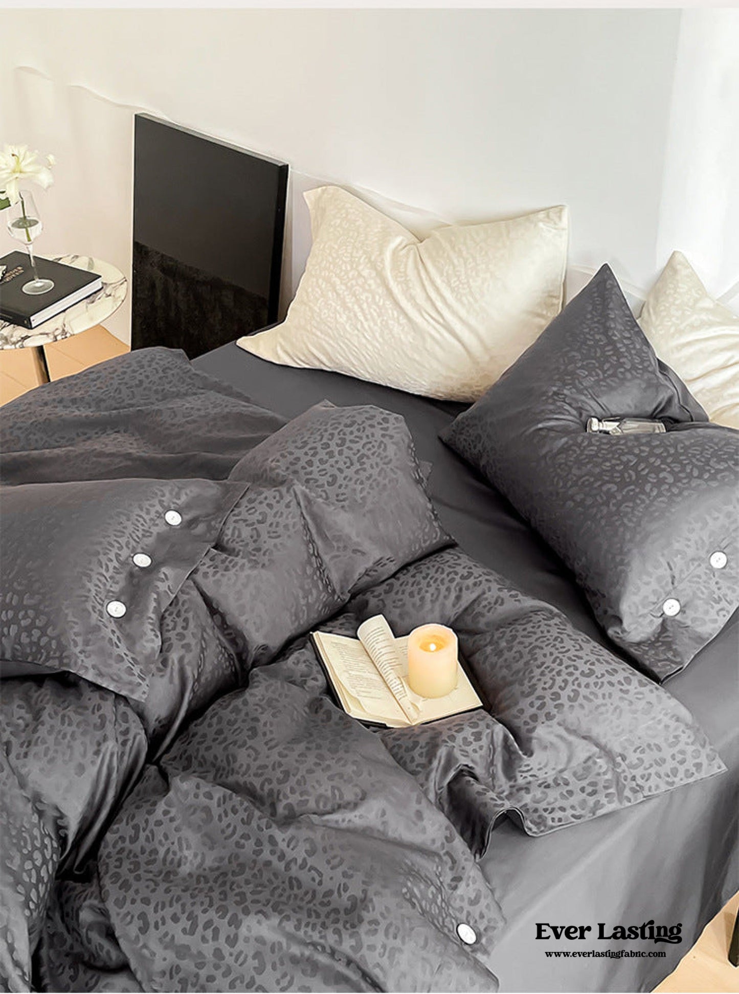 Silky Leopard Buttoned Bedding Set / Baby Pink