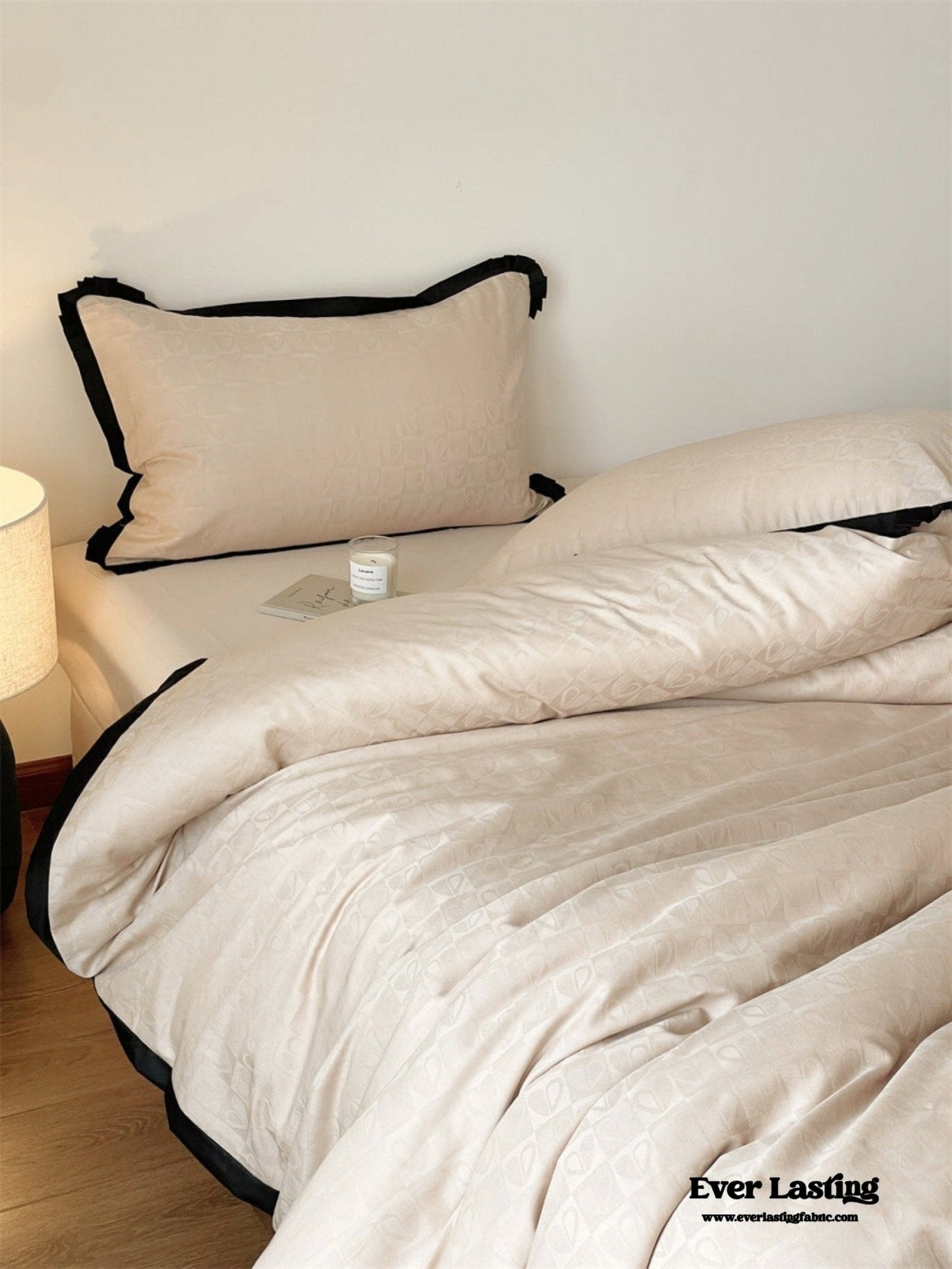 Silky Luxury Heart Textured Bedding Set / Cream