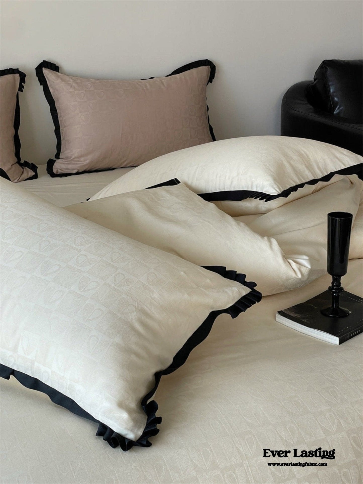 Silky Luxury Heart Textured Bedding Set / Cream