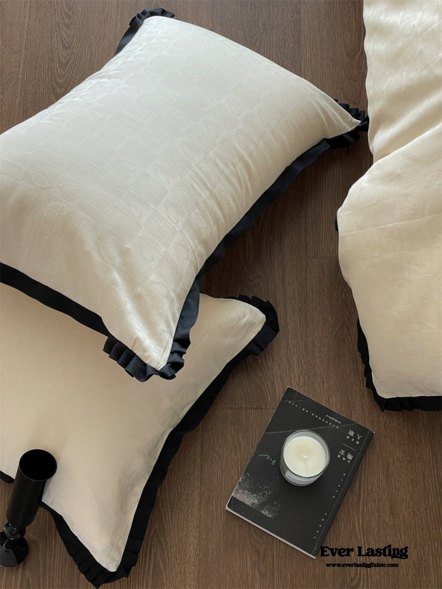 Silky Luxury Heart Textured Bedding Set / Cream