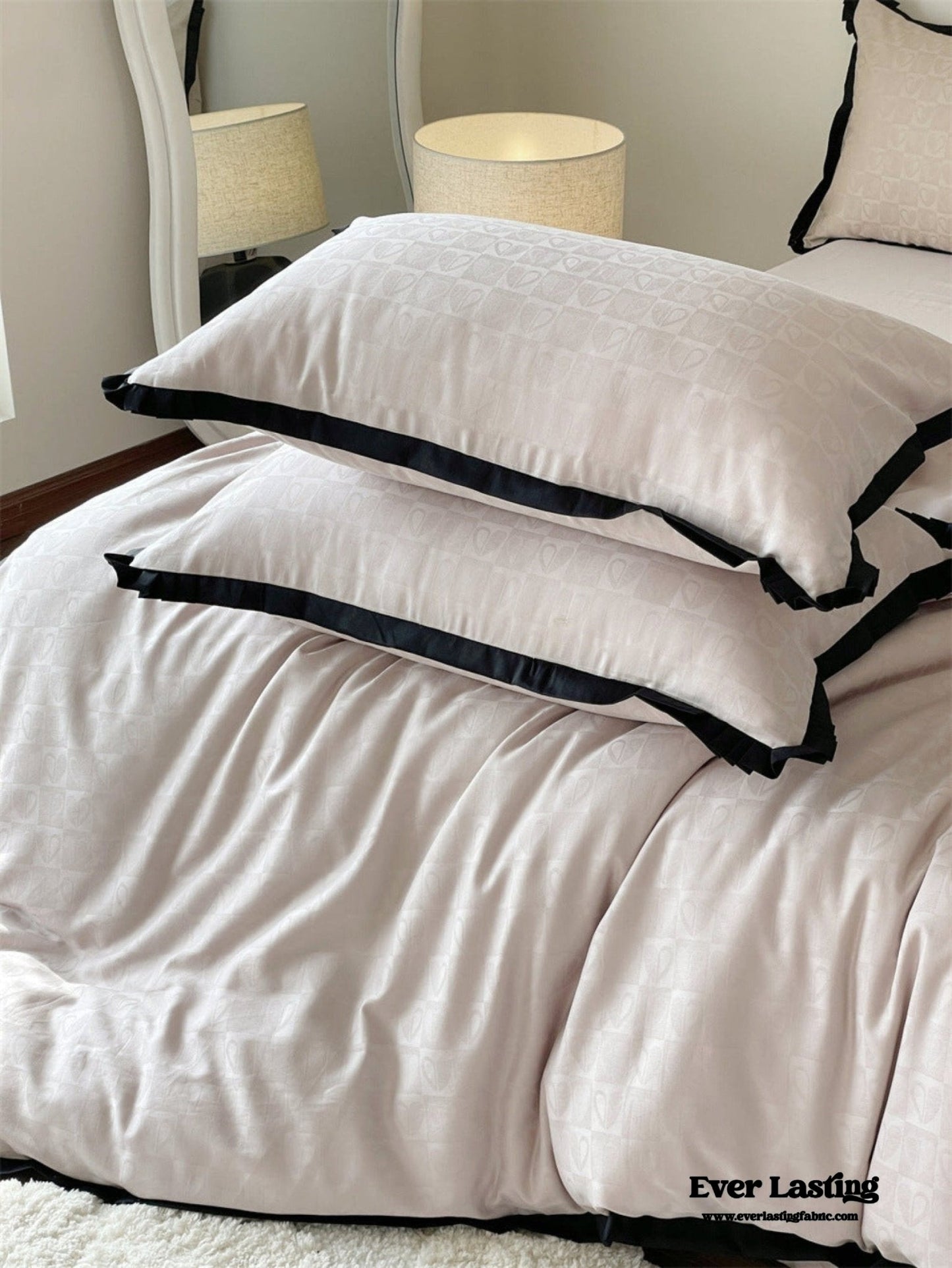 Silky Luxury Heart Textured Bedding Set / Cream