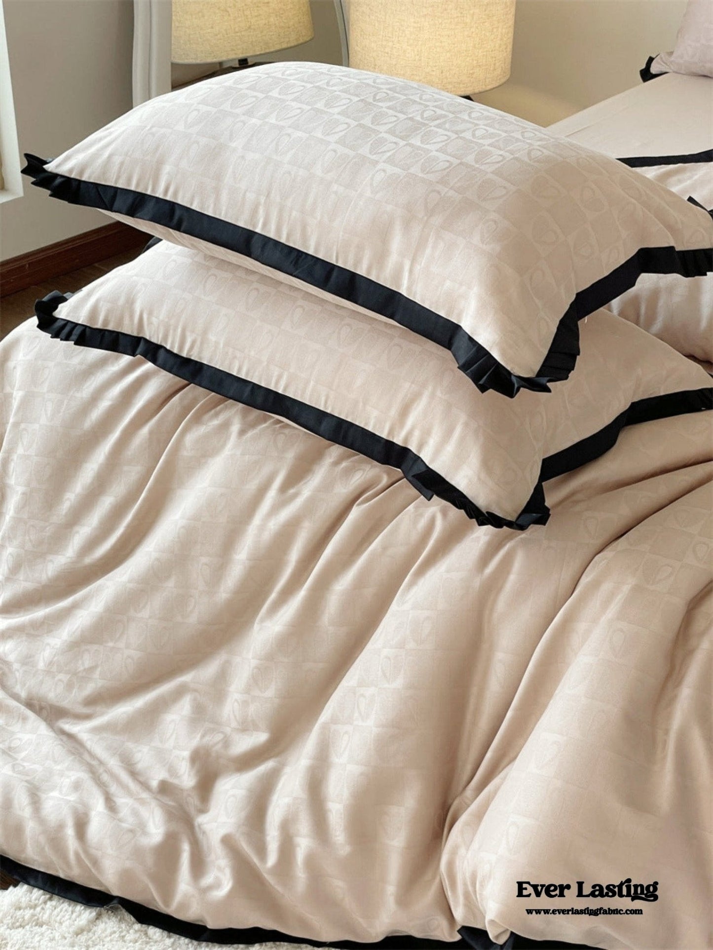 Silky Luxury Heart Textured Bedding Set / Cream