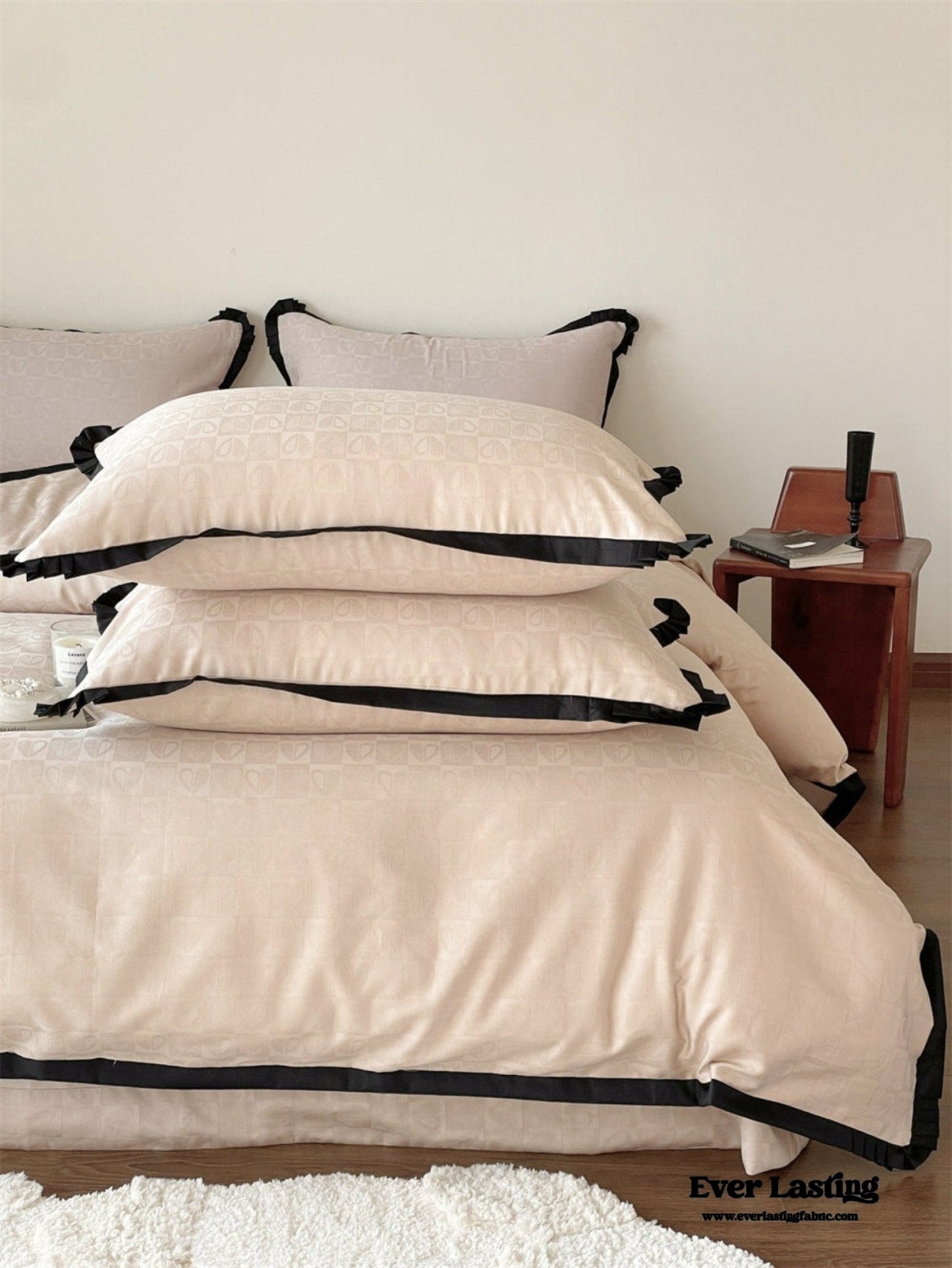 Silky Luxury Heart Textured Bedding Set / Cream