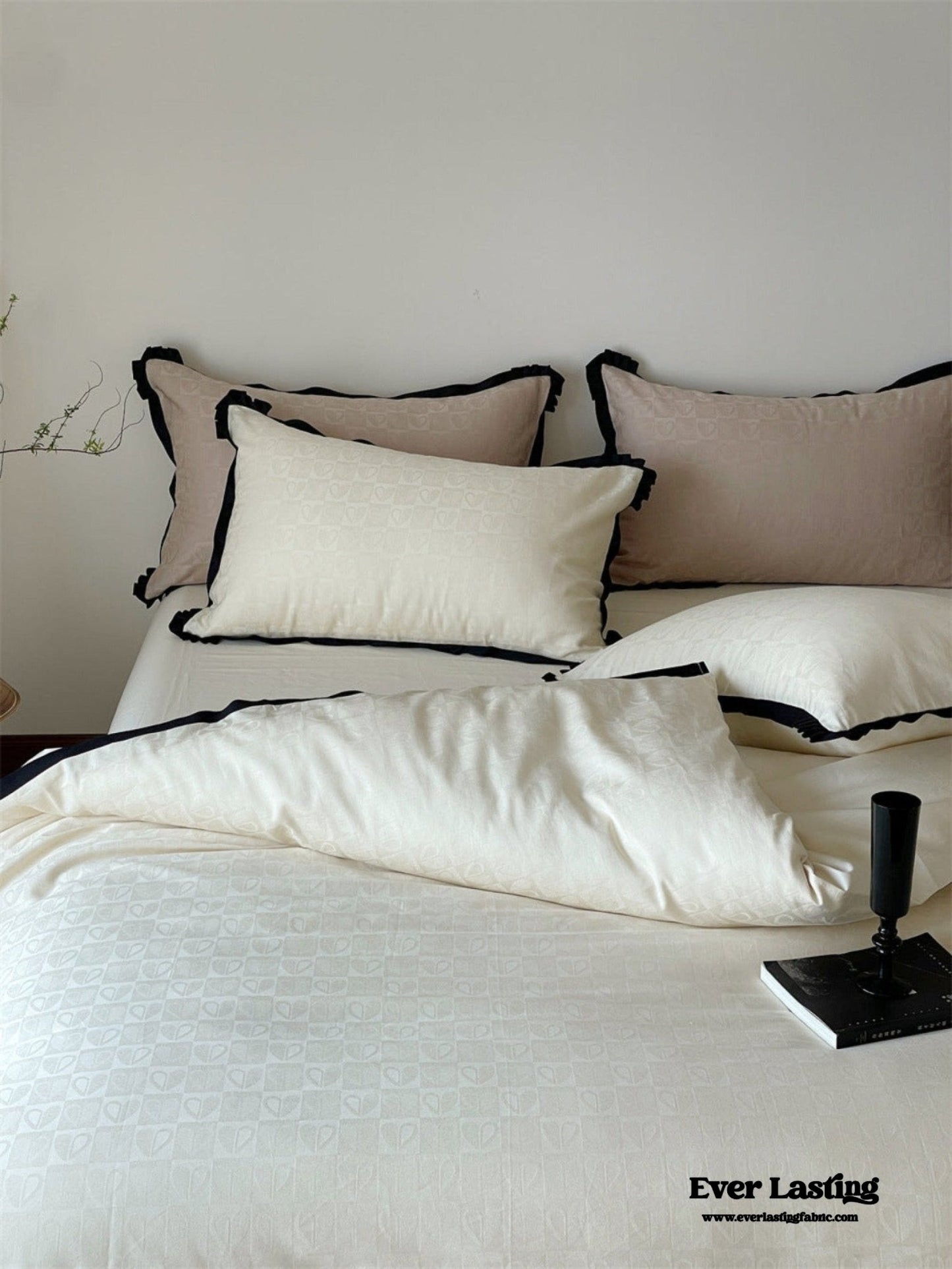 Silky Luxury Heart Textured Bedding Set / Cream