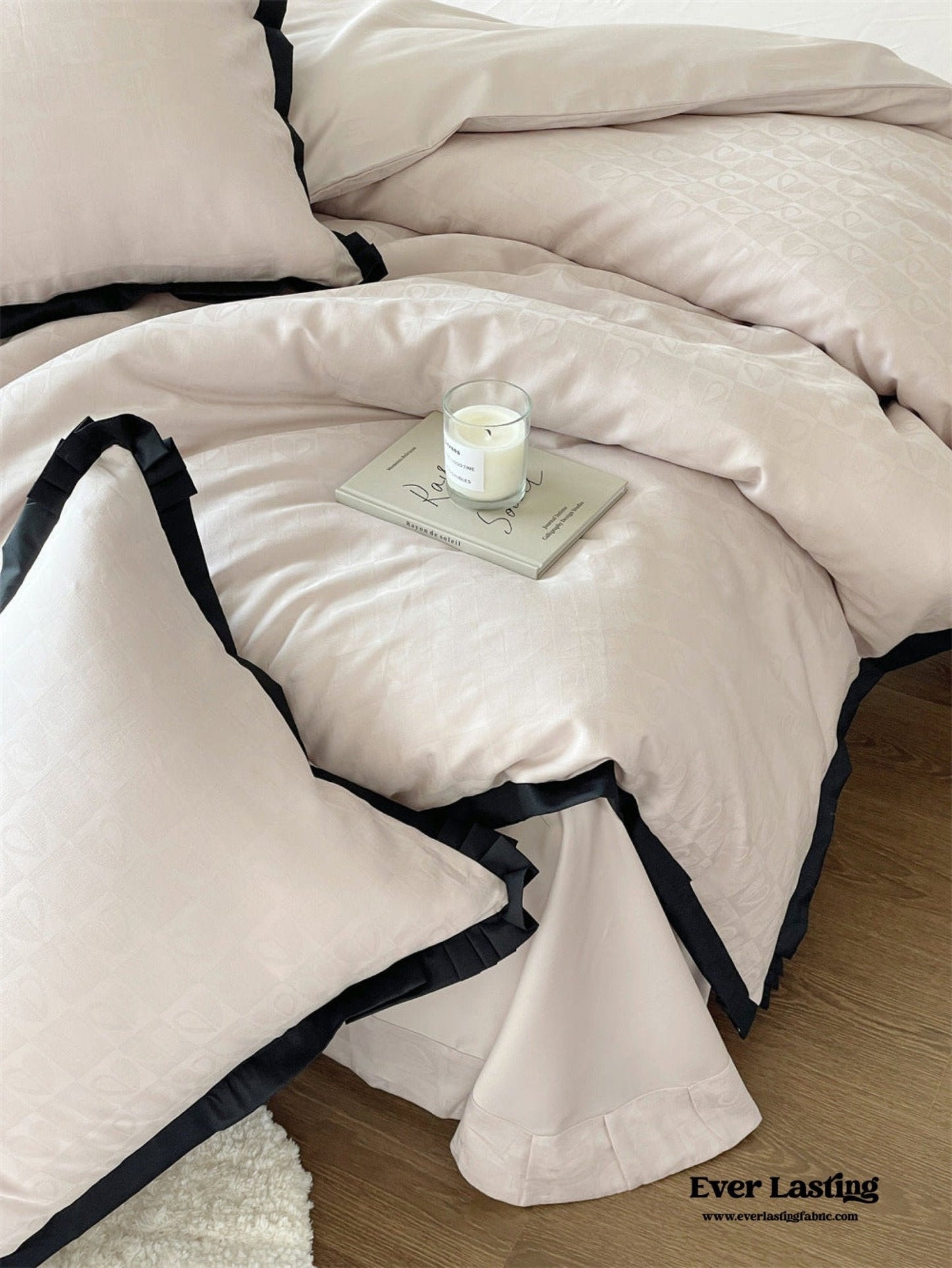 Silky Luxury Heart Textured Bedding Set / Pink