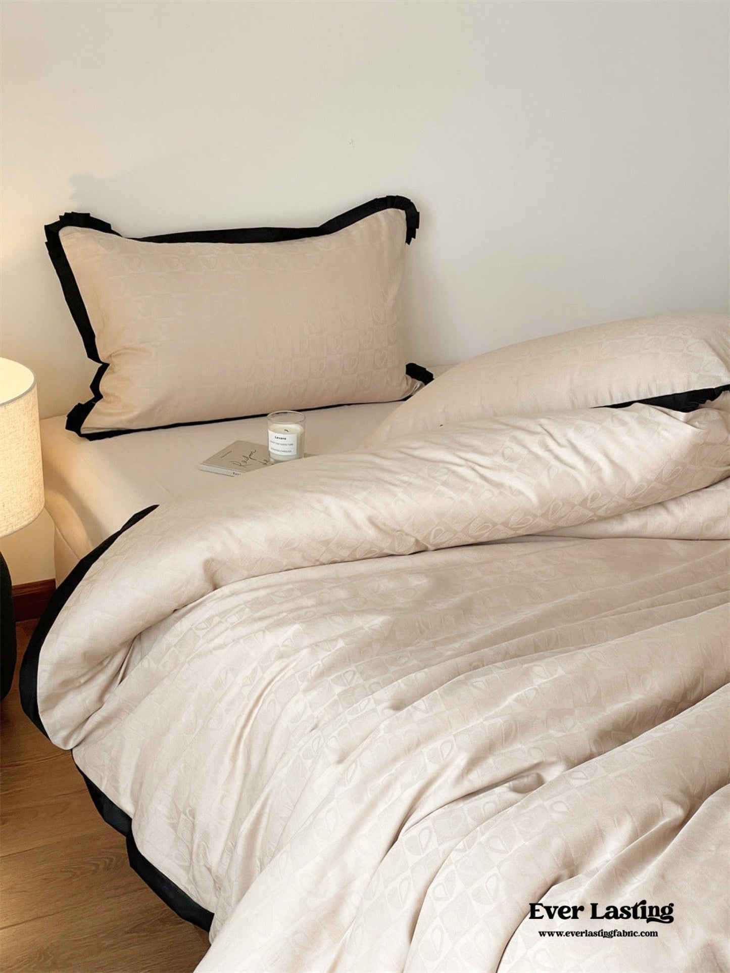 Silky Luxury Heart Textured Bedding Set / Pink