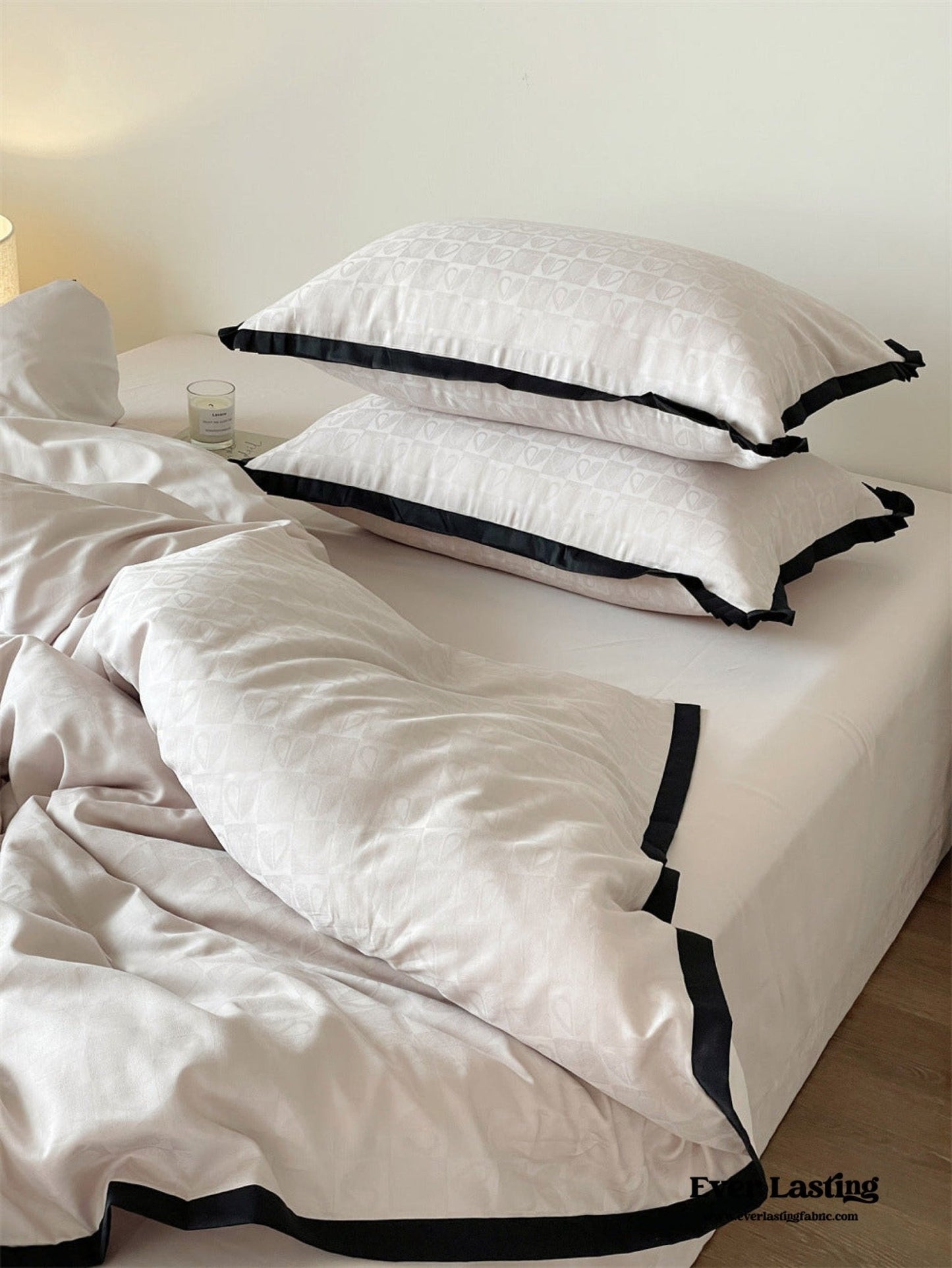 Silky Luxury Heart Textured Bedding Set / Pink