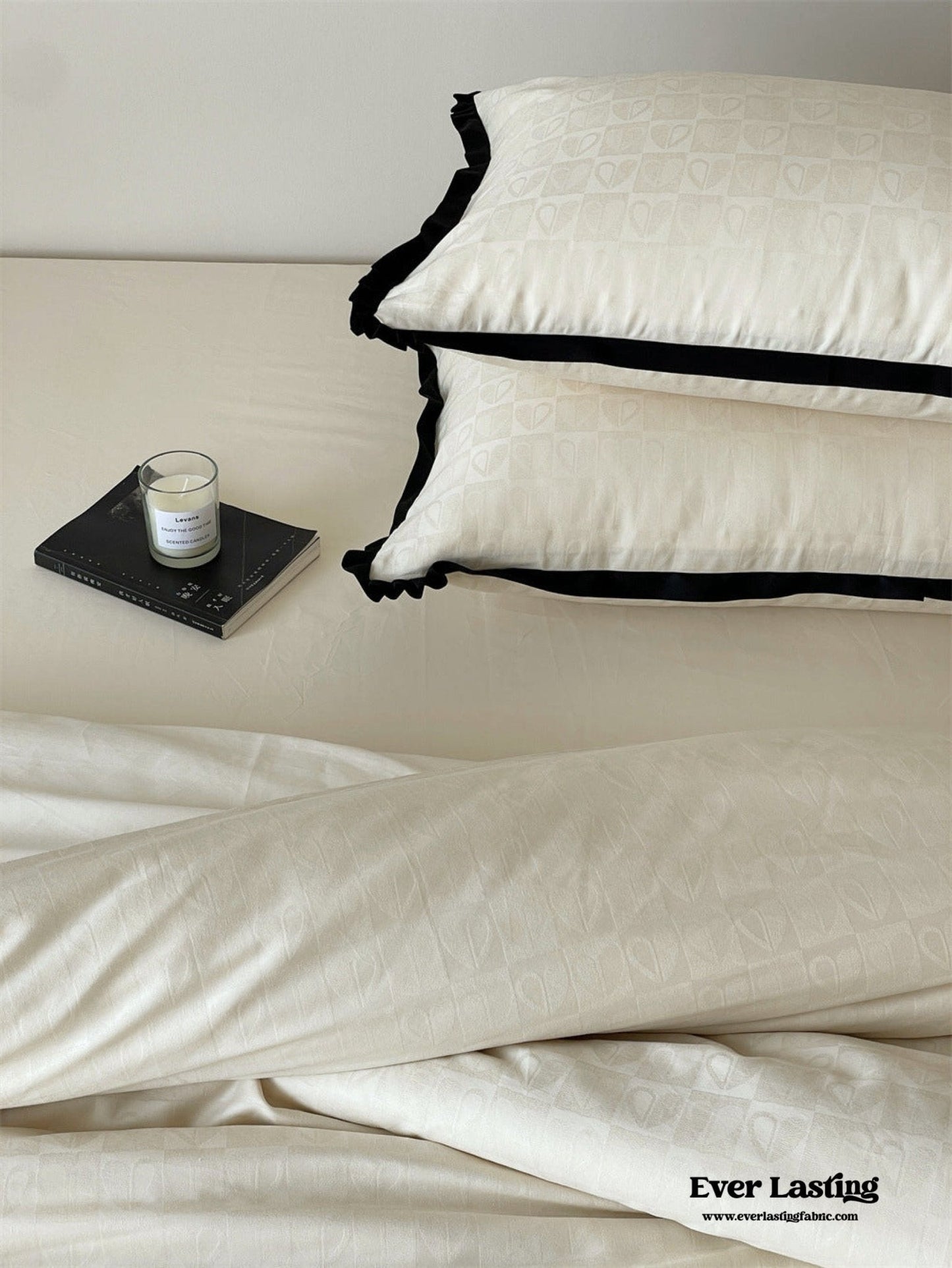 Silky Luxury Heart Textured Bedding Set / Pink