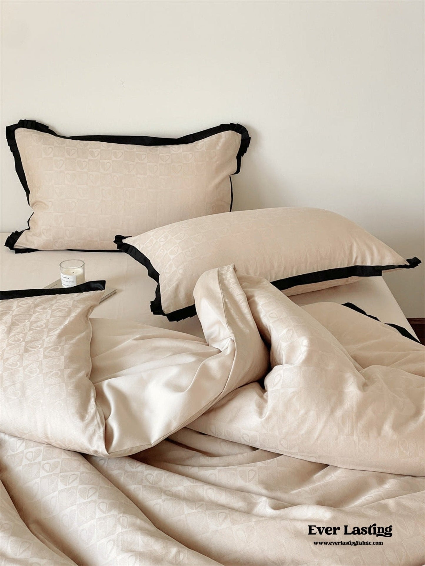 Silky Luxury Heart Textured Bedding Set / Pink