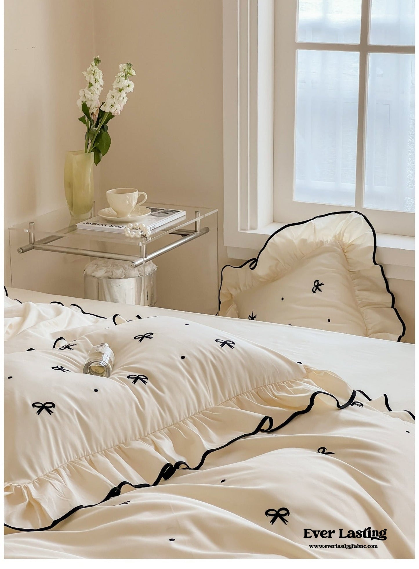 Silky Ribbon Ruffle Bedding Set / Cream White