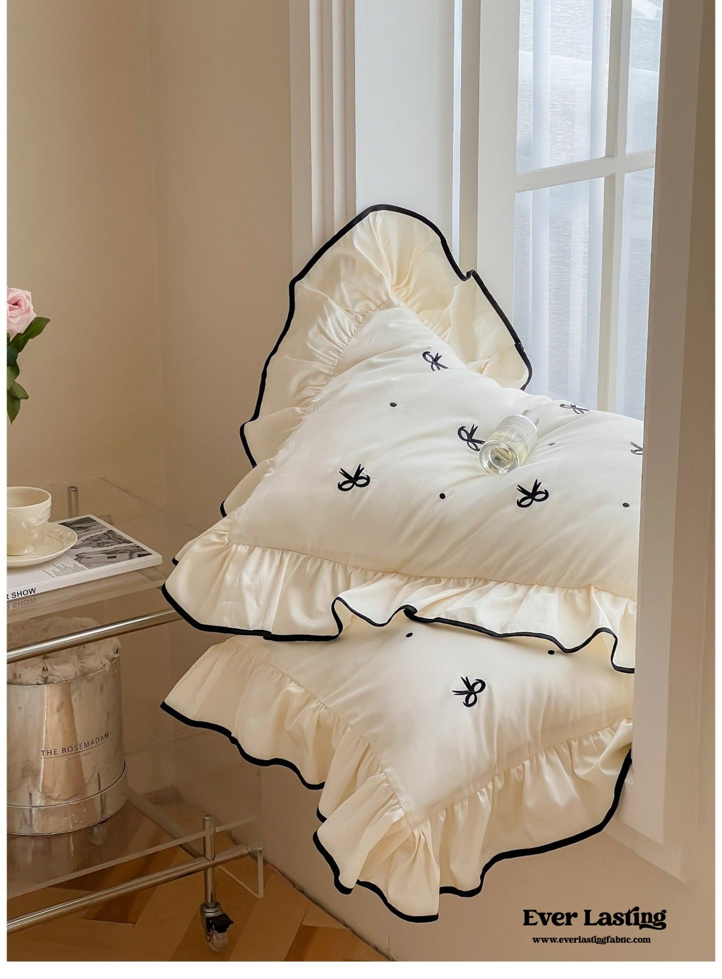 Silky Ribbon Ruffle Bedding Set / Cream White