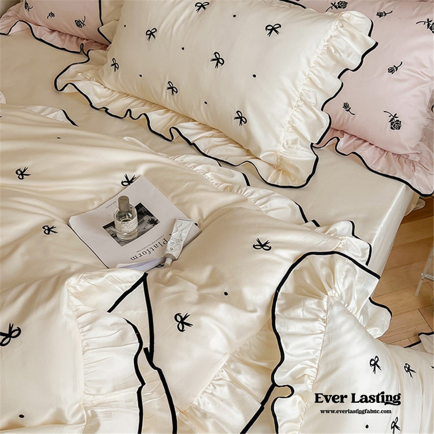 Silky Ribbon Ruffle Bedding Set / Cream White
