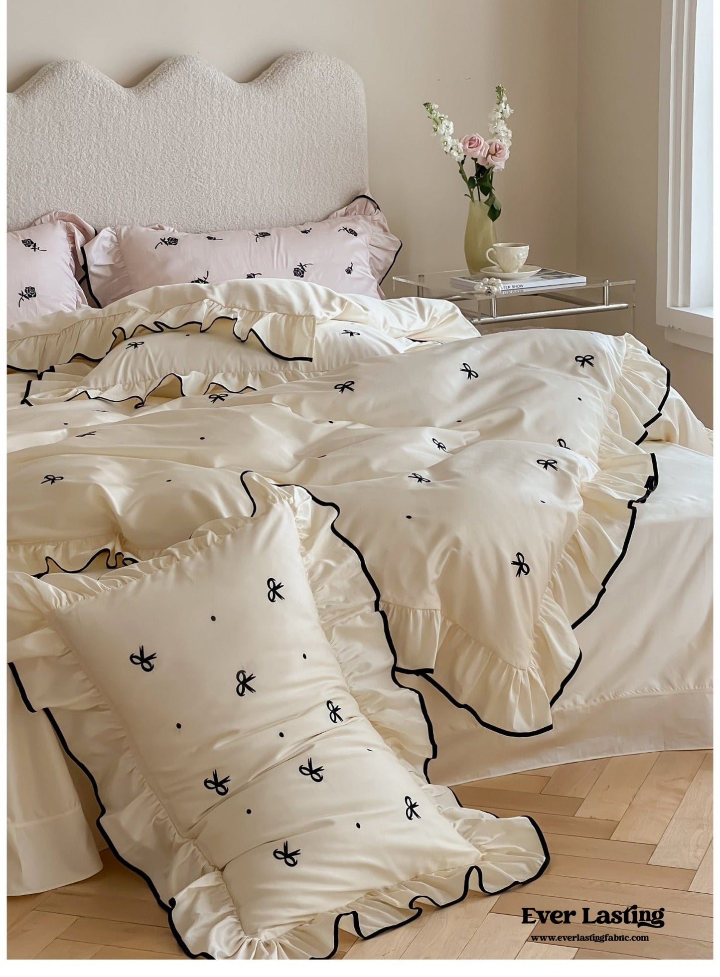 Silky Ribbon Ruffle Bedding Set / Cream White