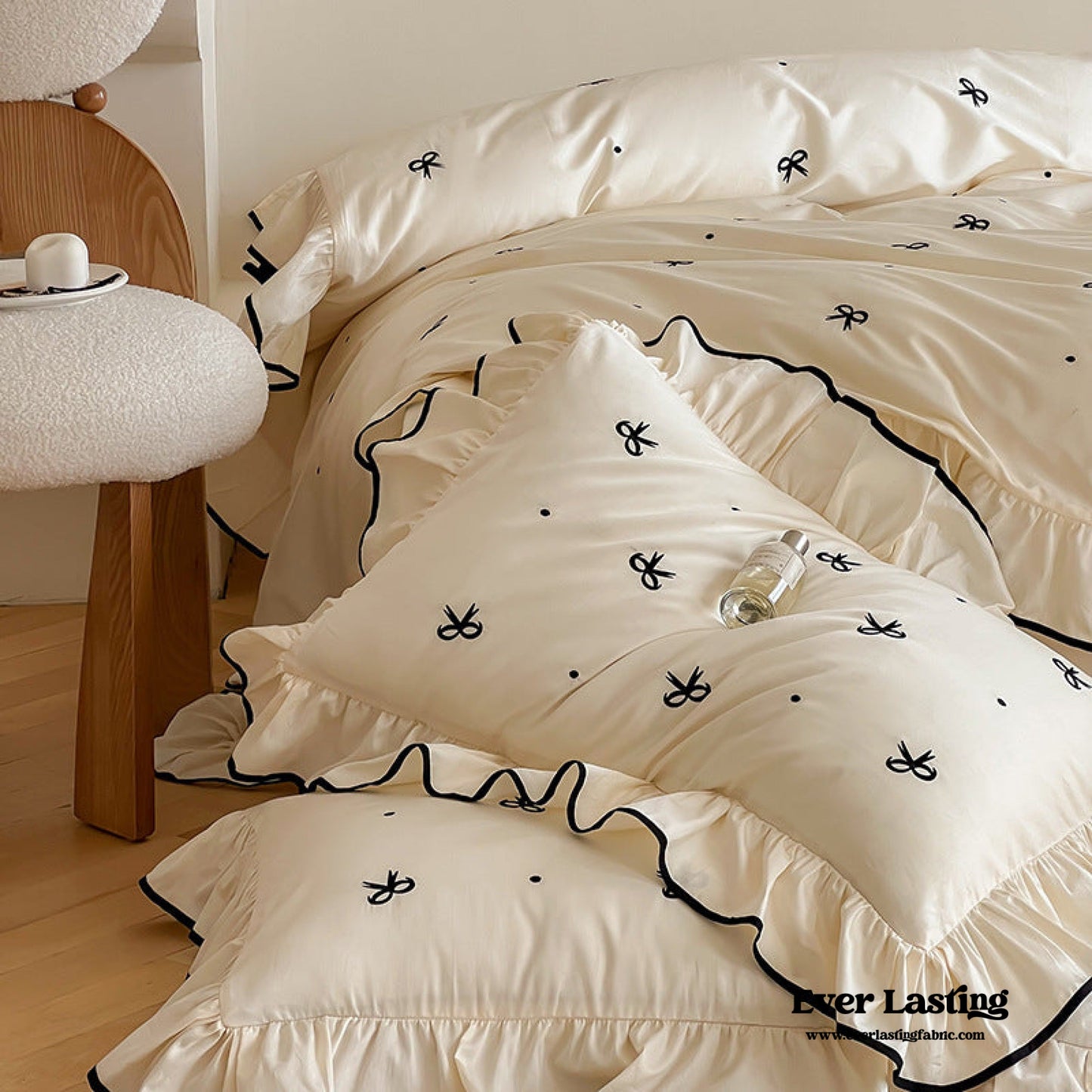 Silky Ribbon Ruffle Bedding Set / Cream White