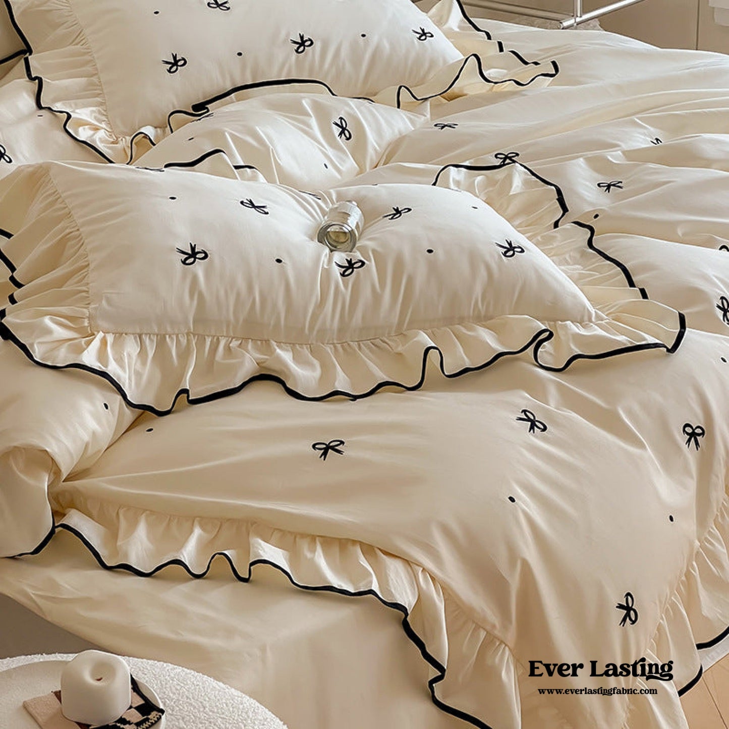 Silky Ribbon Ruffle Bedding Set / Cream White