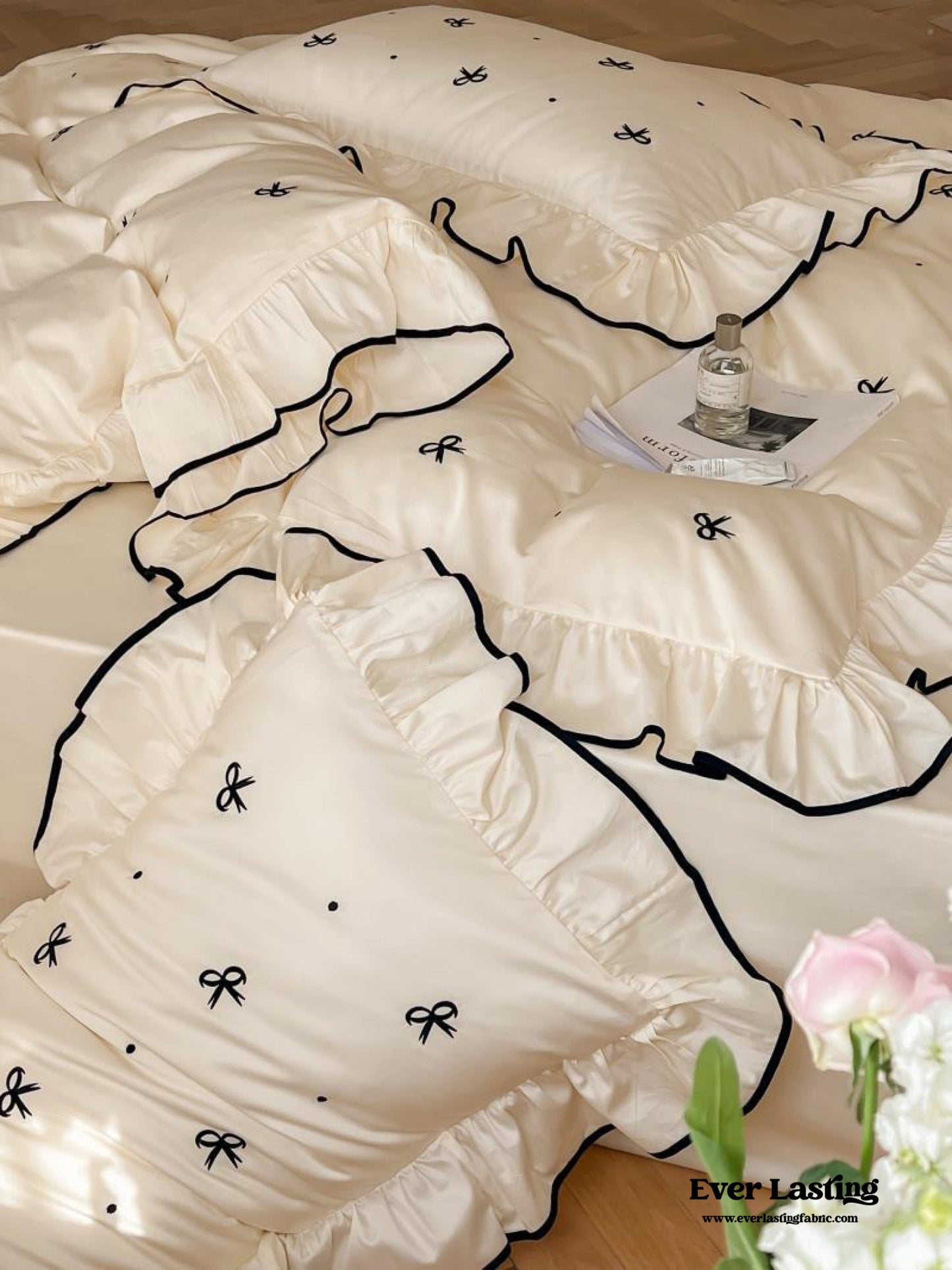 Silky Ribbon Ruffle Bedding Set / Cream White