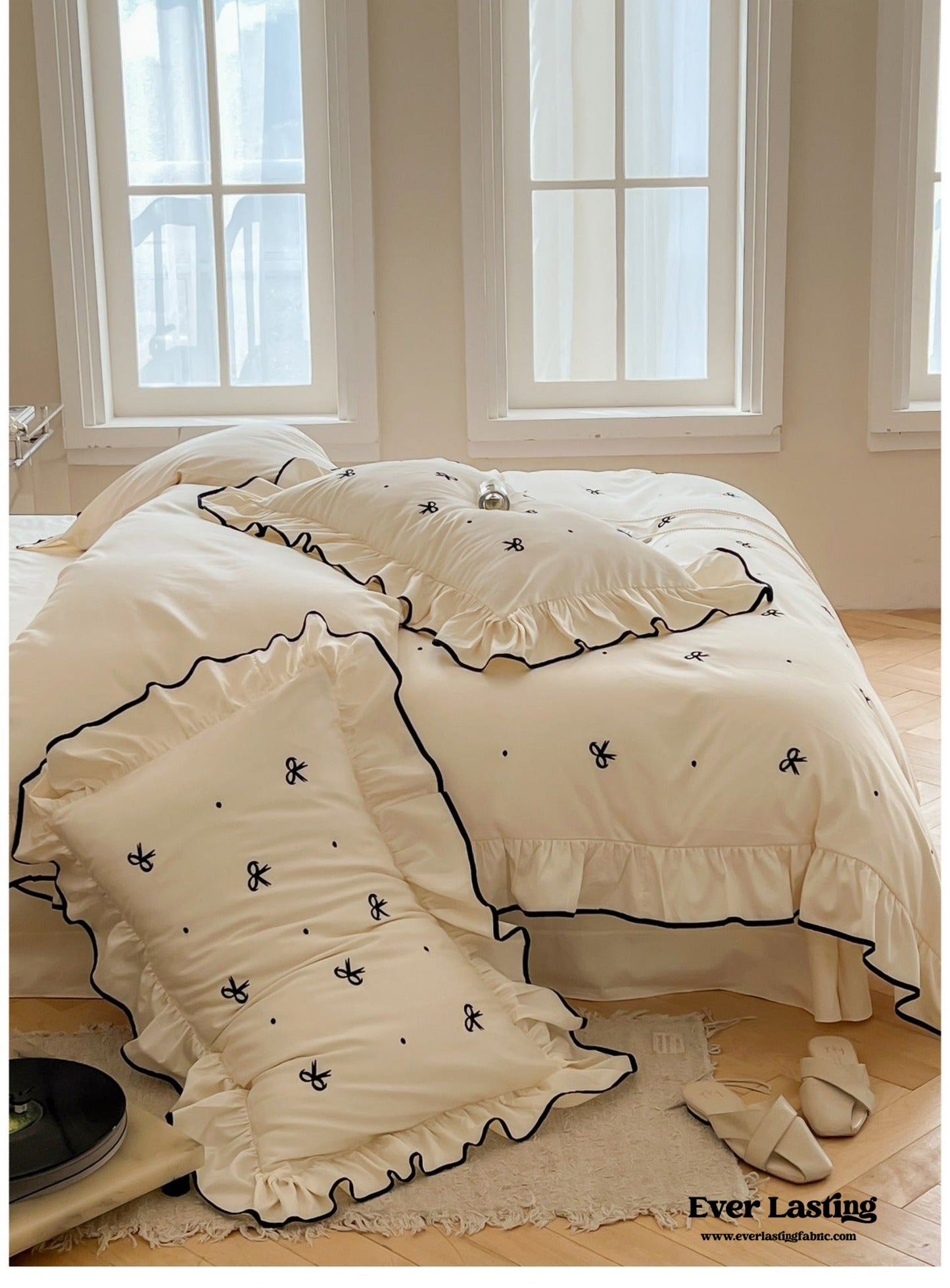 Silky Ribbon Ruffle Bedding Set / Cream White