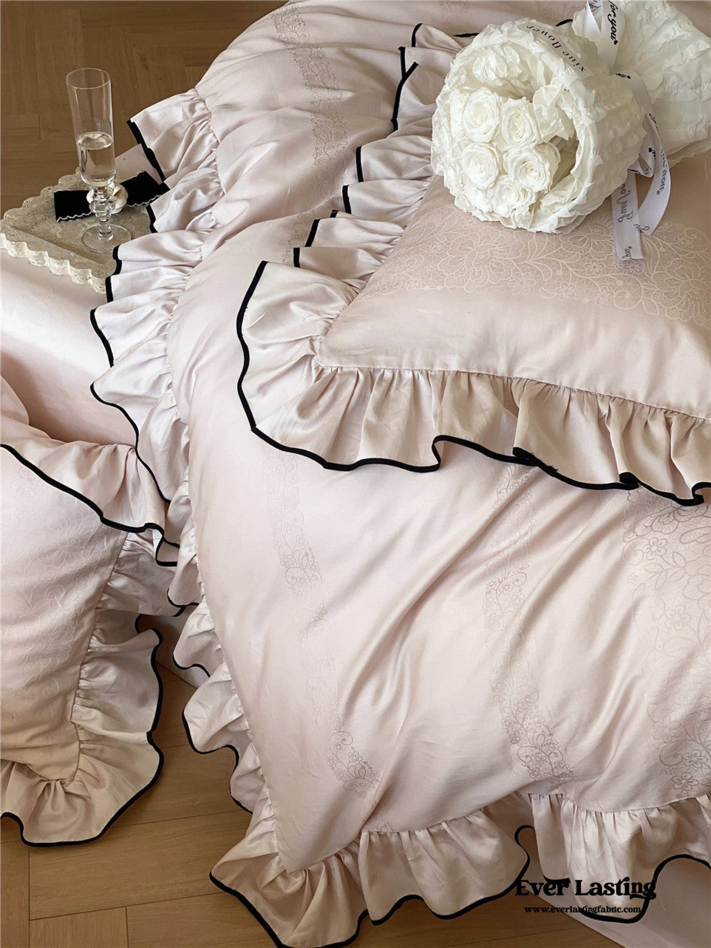 Silky Ruffle Bedding Set / Ivory White