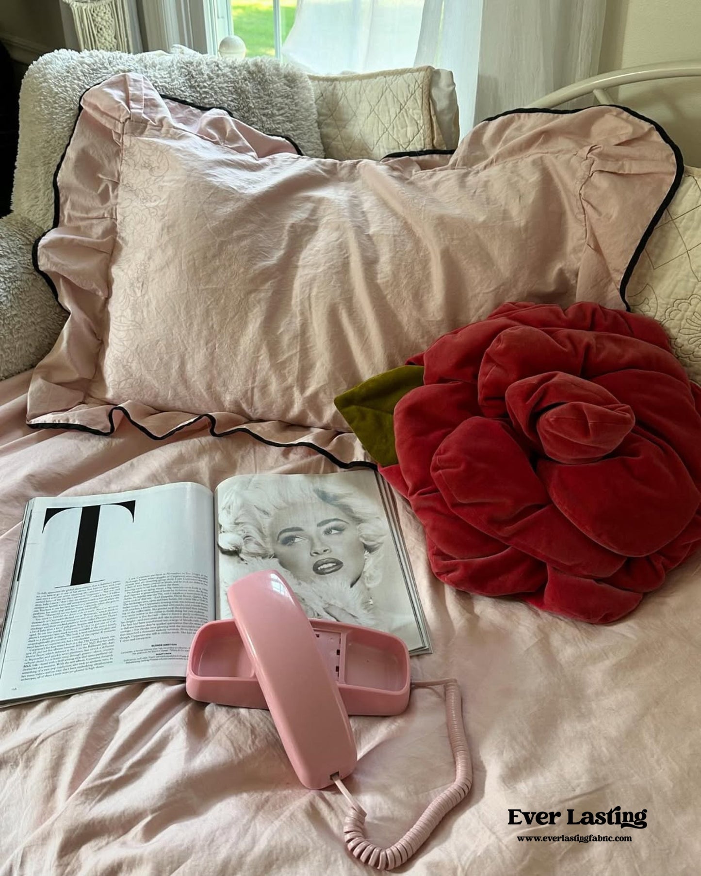 Silky Ruffle Bedding Set / Ivory White