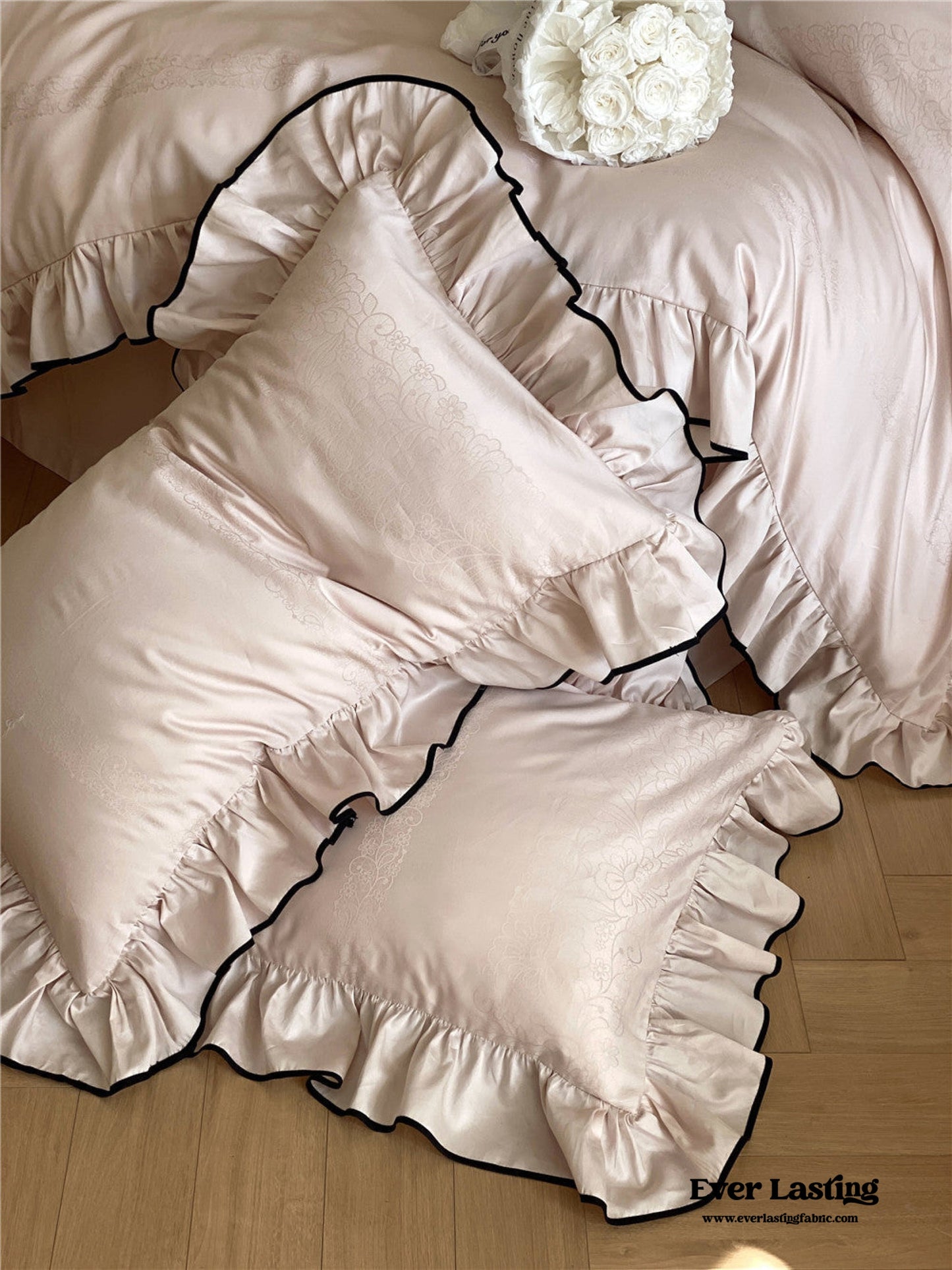Silky Ruffle Bedding Set / Rust Pink