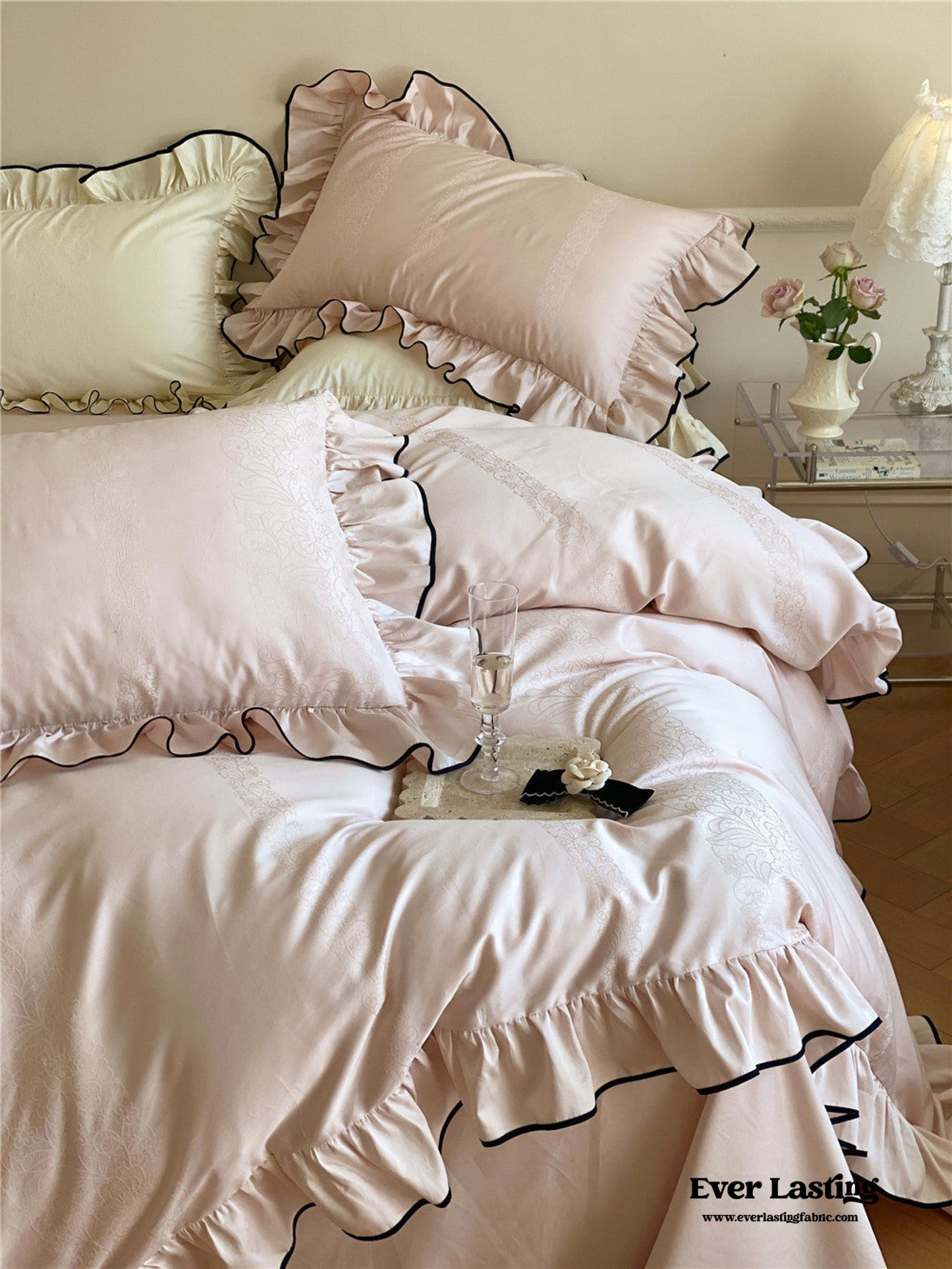 Silky Ruffle Bedding Set / Rust Pink