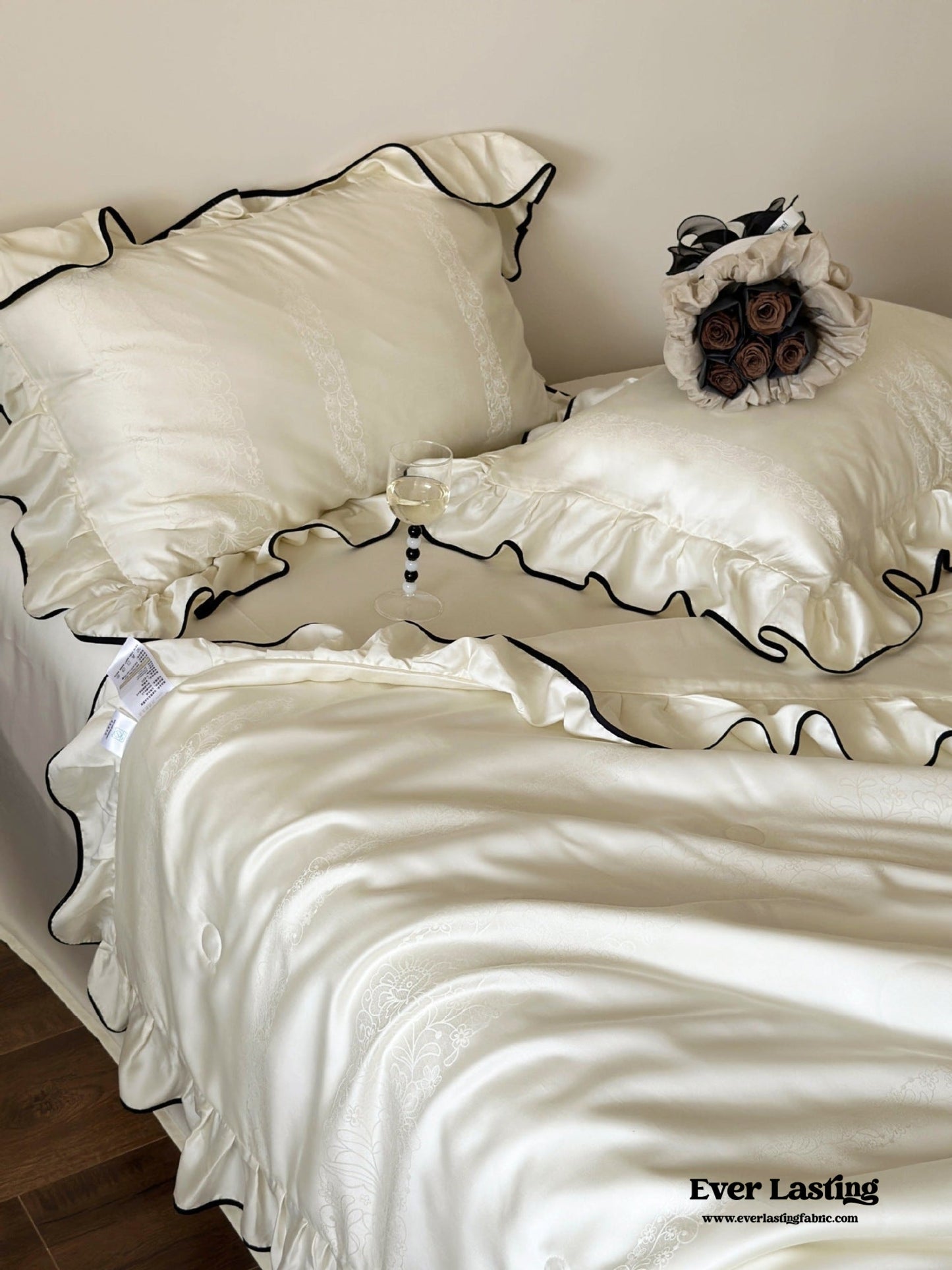 Silky Ruffle Blanket Comforter Set / Rust Pink