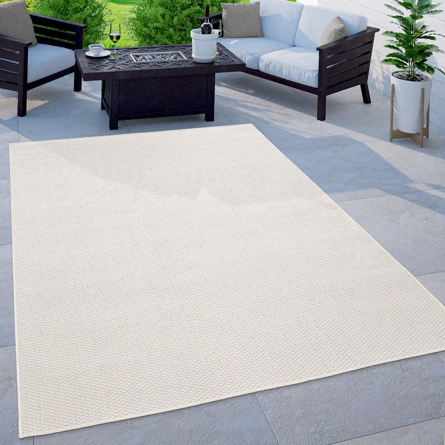 Solid Outdoor Rug for Patio or Balcony weatherproof in Mottled Cream